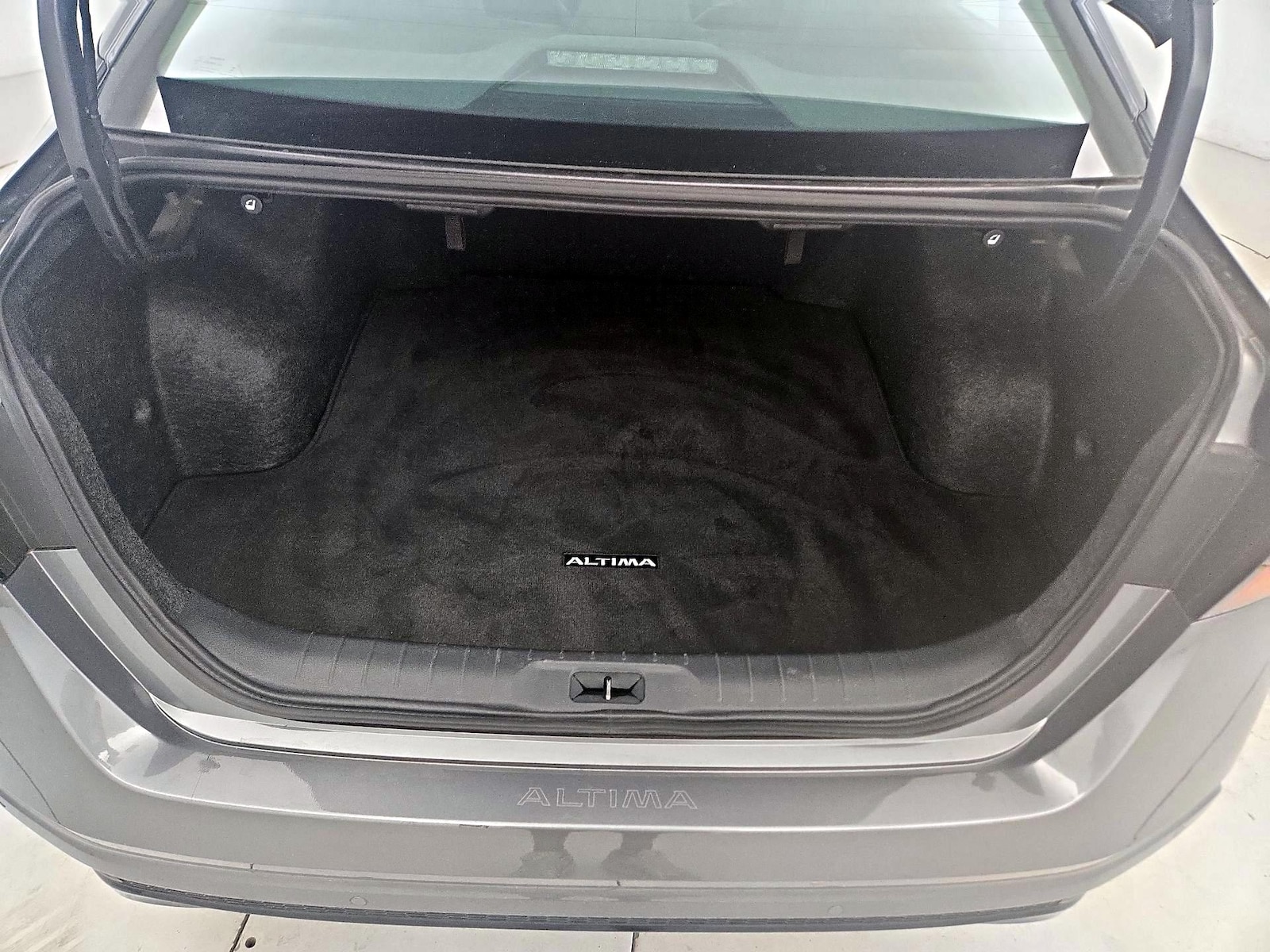 2025 Nissan Altima SR - Photo 21