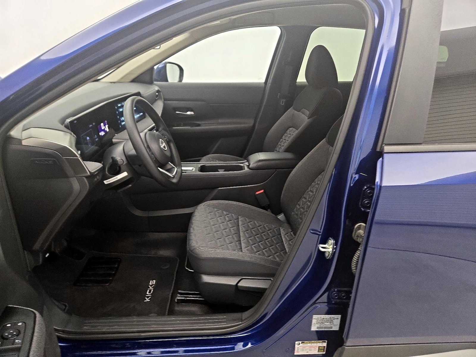 2025 Nissan Kicks SV - Photo 12
