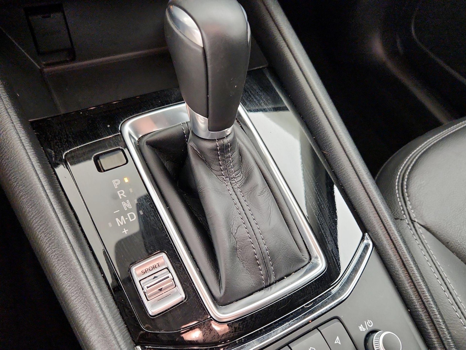 2025 Mazda CX-5 S Preferred package - Photo 18