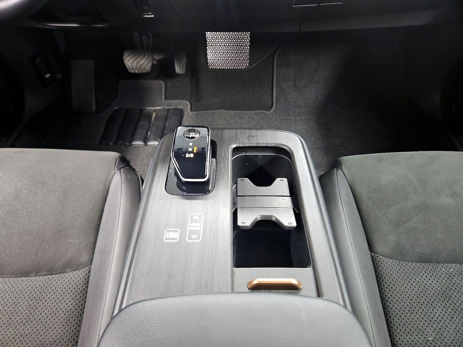 2024 Nissan ARIYA Engage+ - Photo 19