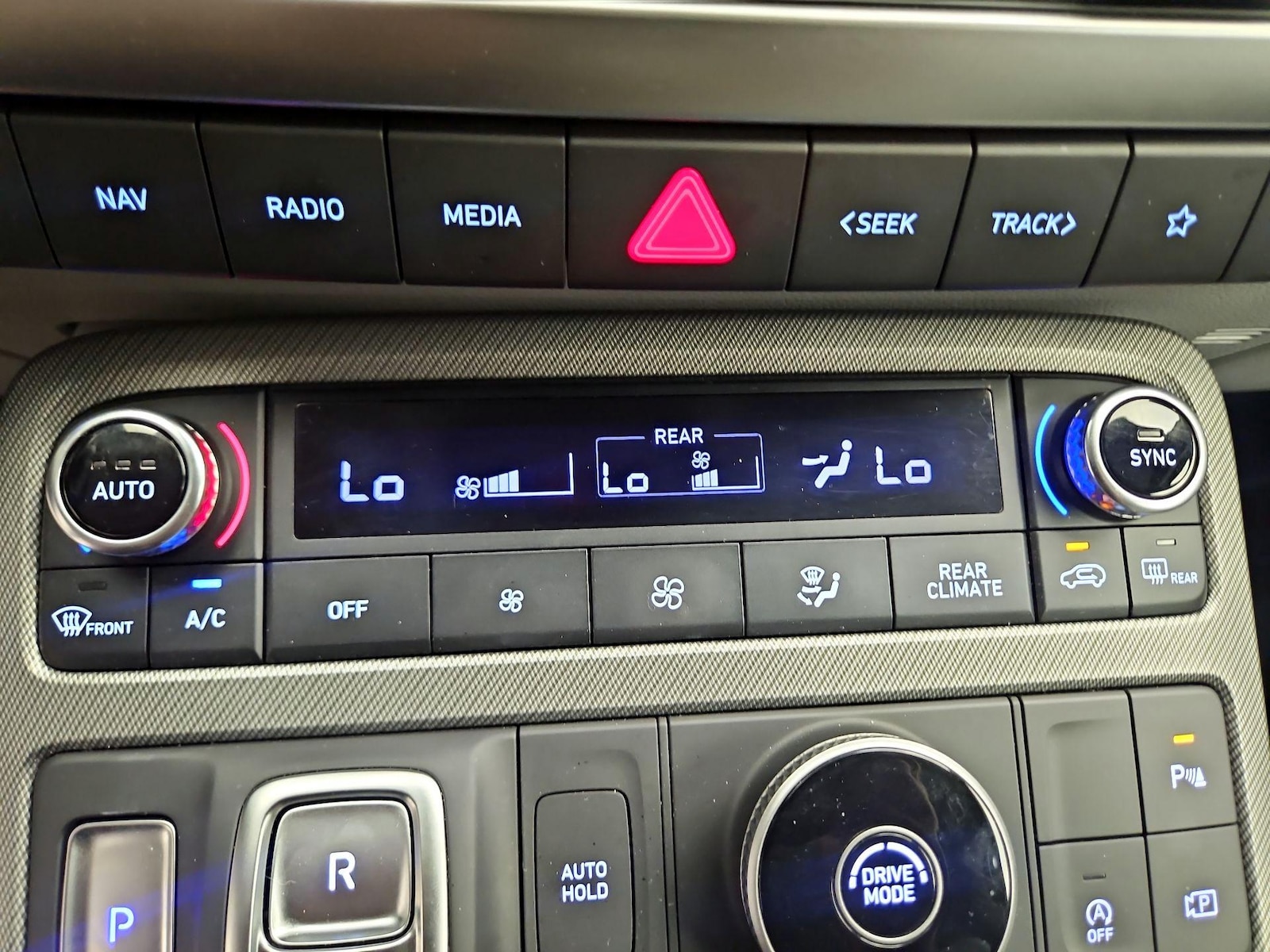 2025 Hyundai Palisade SEL - Photo 17