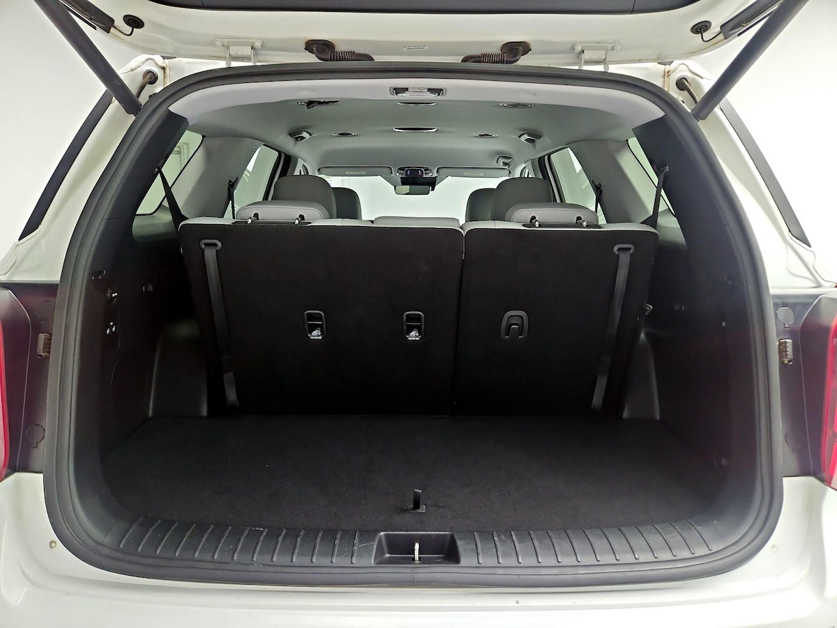 Trunk/Cargo (Seats Up)