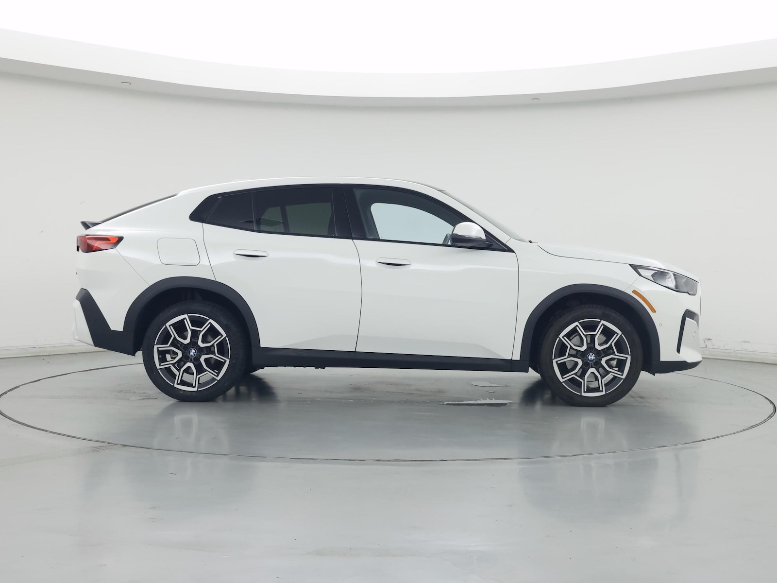 2026 BMW X2 28i - Photo 8