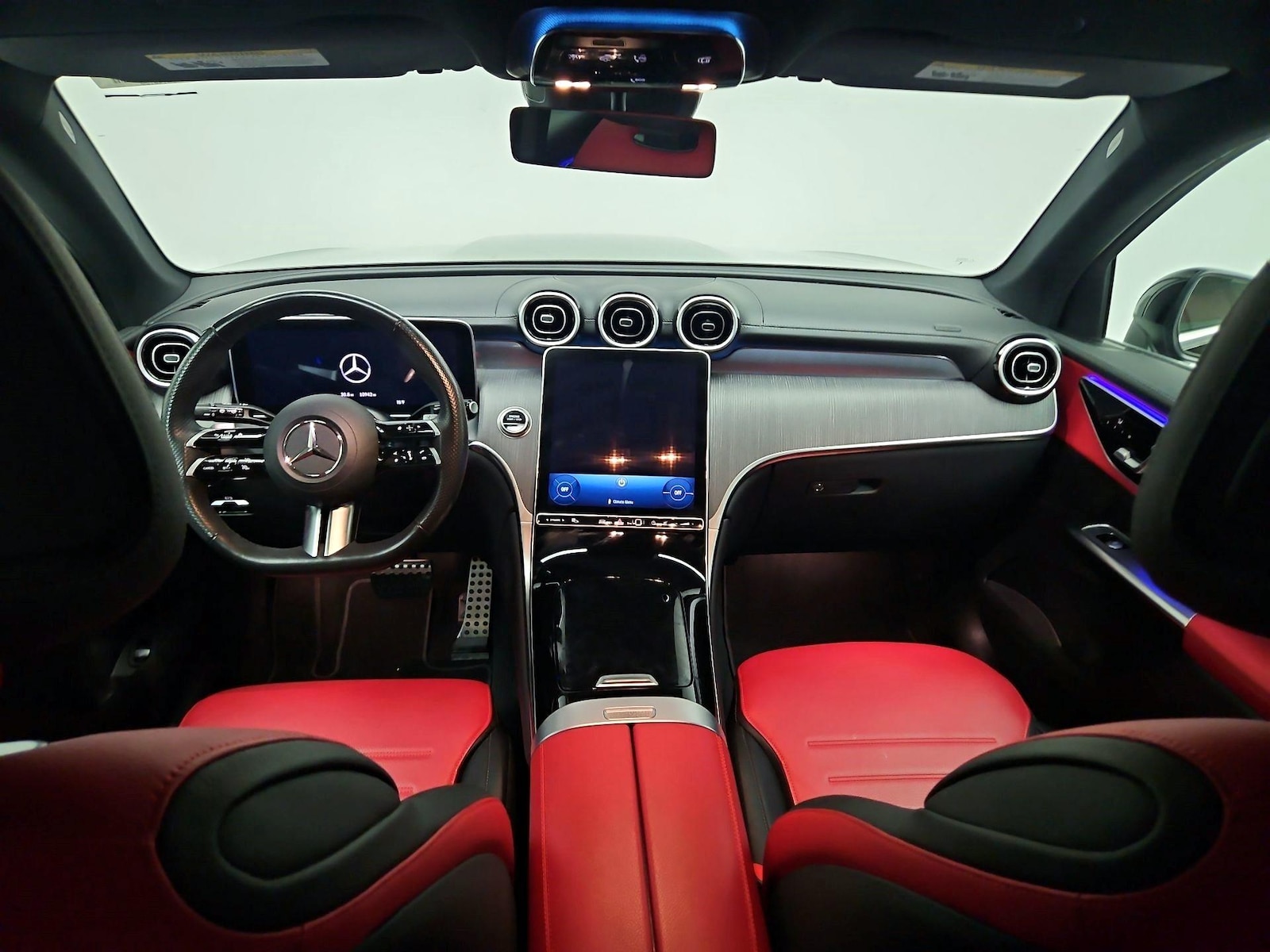 2025 Mercedes-Benz GLC Base - Photo 10