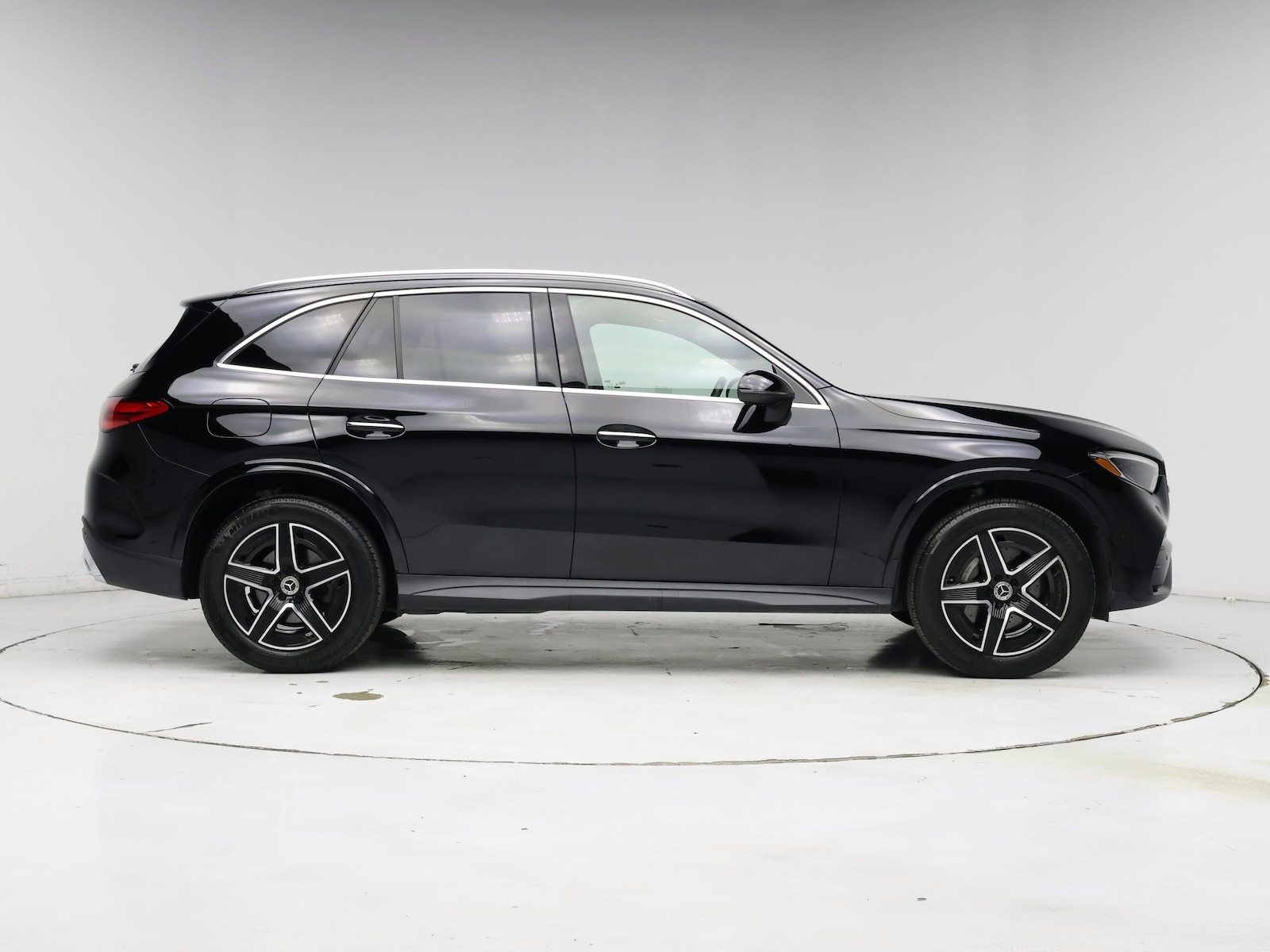 2025 Mercedes-Benz GLC Base - Photo 8