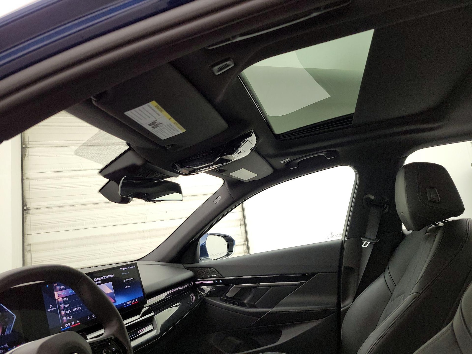 Sunroof(s) & Overhead Airbags