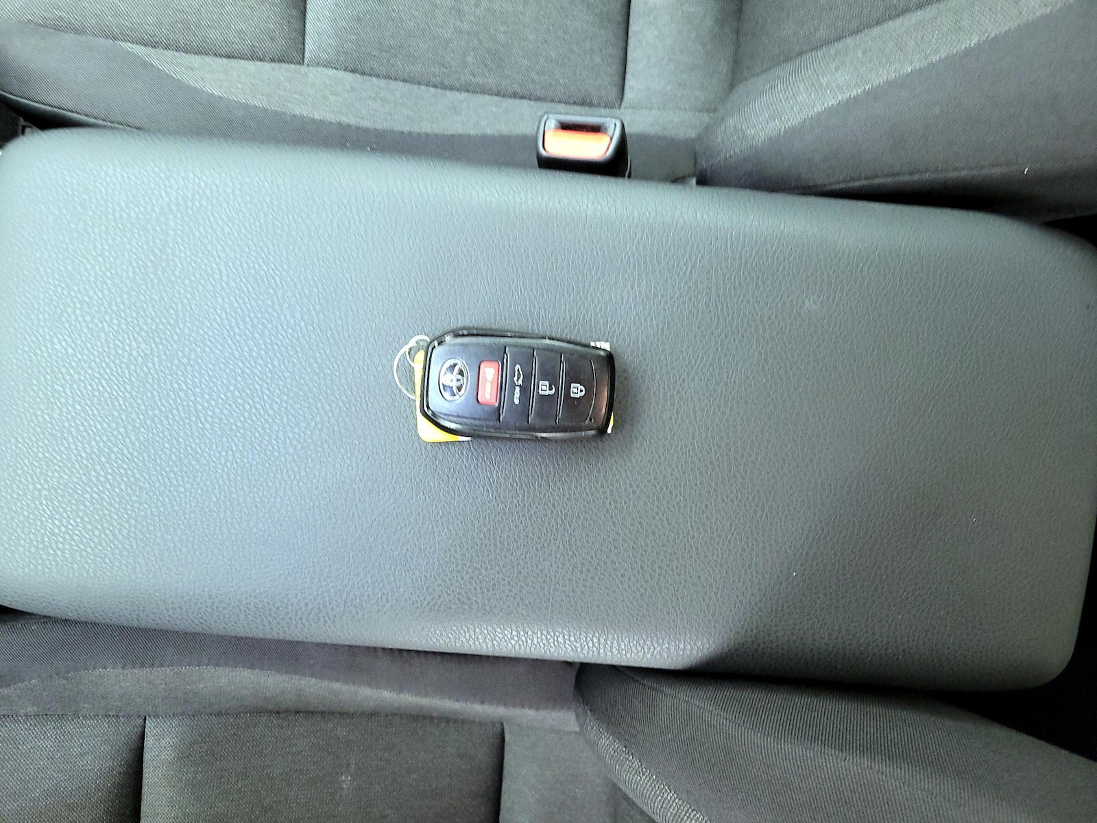 2025 Toyota Camry LE - Photo 22