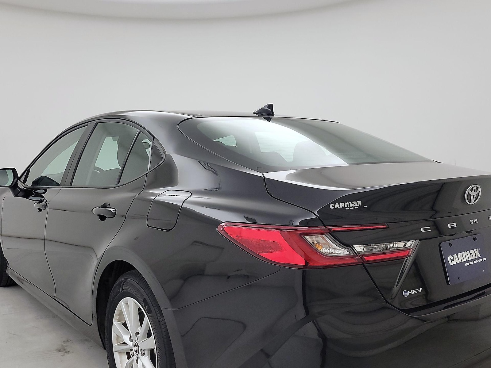 2025 Toyota Camry LE - Photo 7
