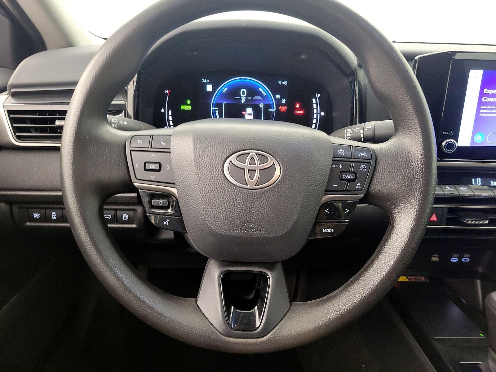 2025 Toyota Camry LE - Photo 9