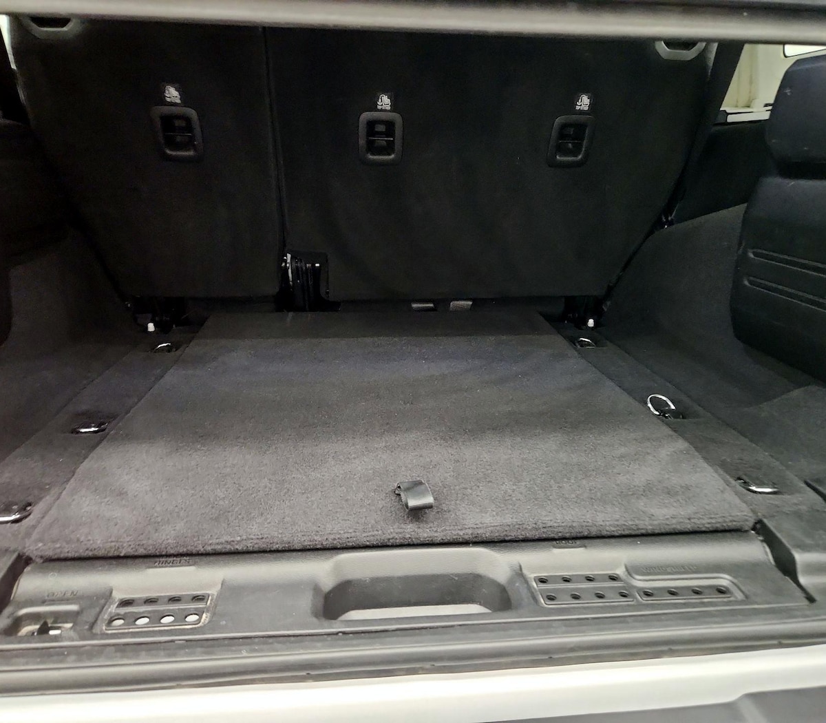 Trunk/Cargo (Seats Up)