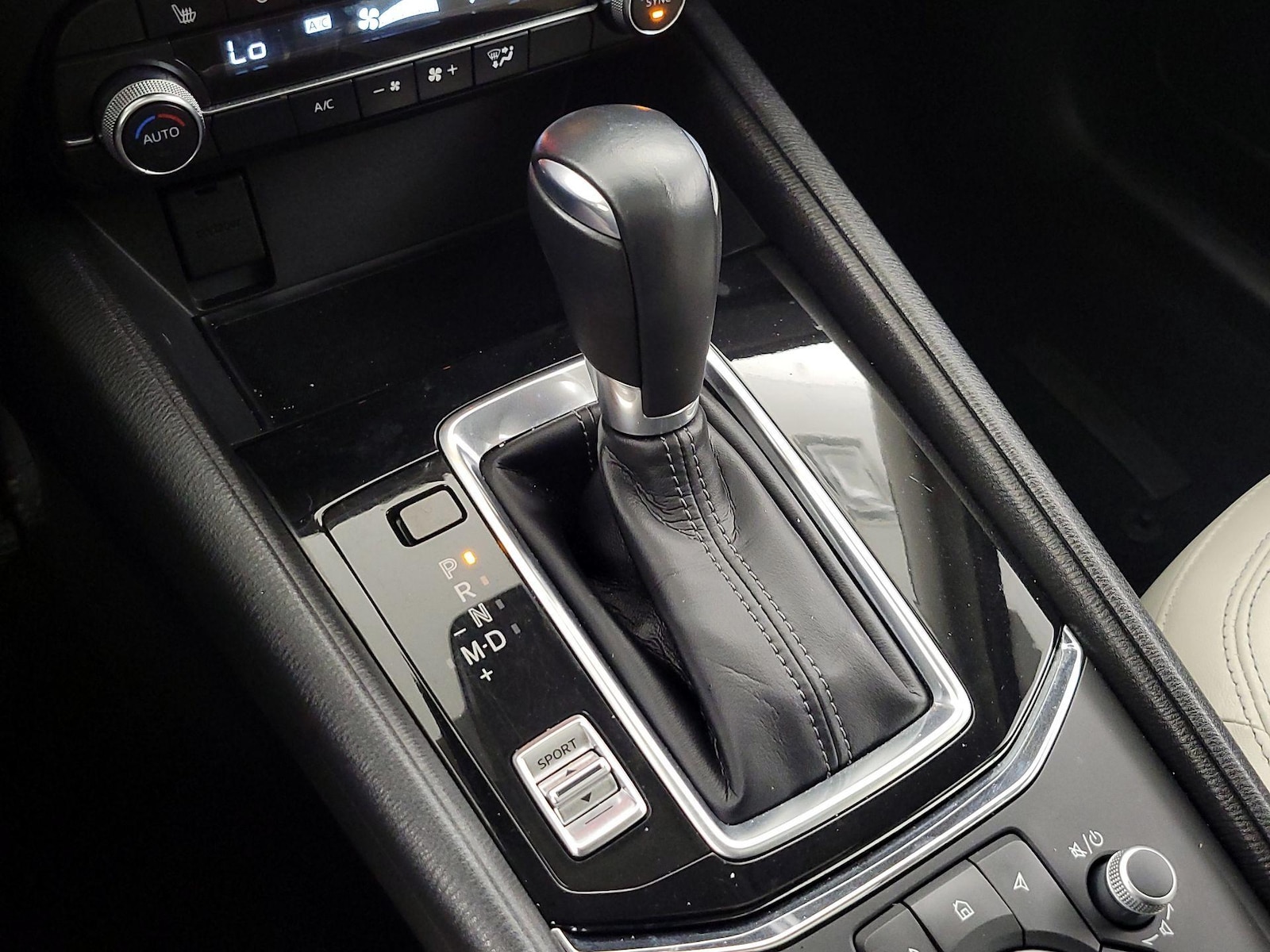 2024 Mazda CX-5 S Preferred package - Photo 18