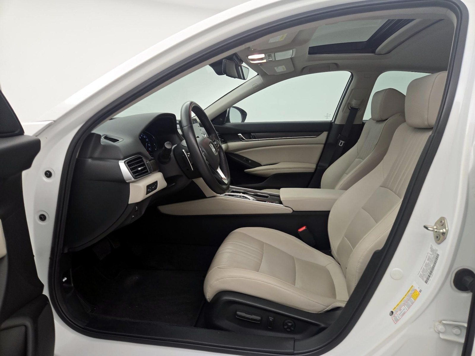 2019 Honda Accord Touring - Photo 12