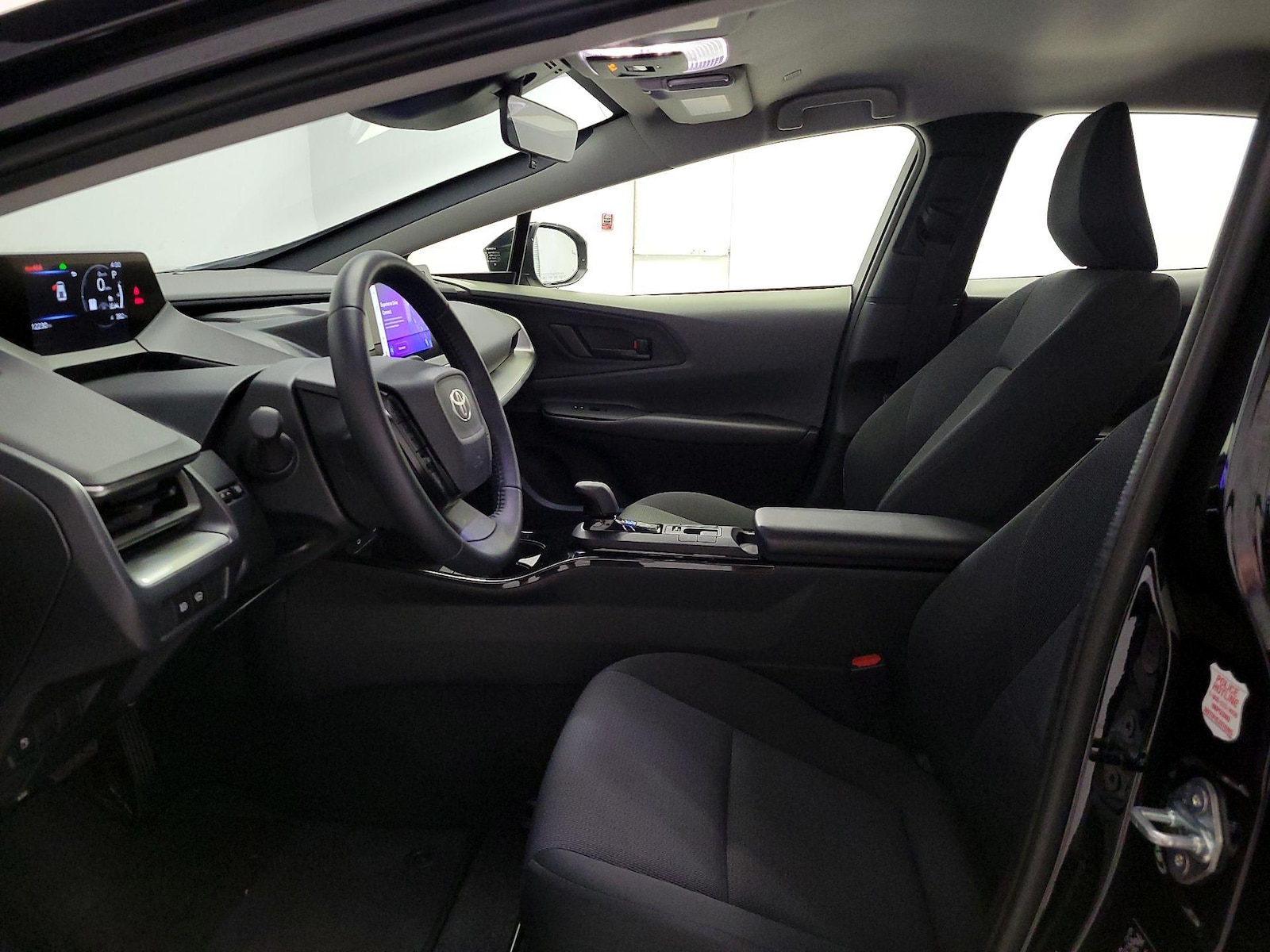 2026 Toyota Prius LE - Photo 12