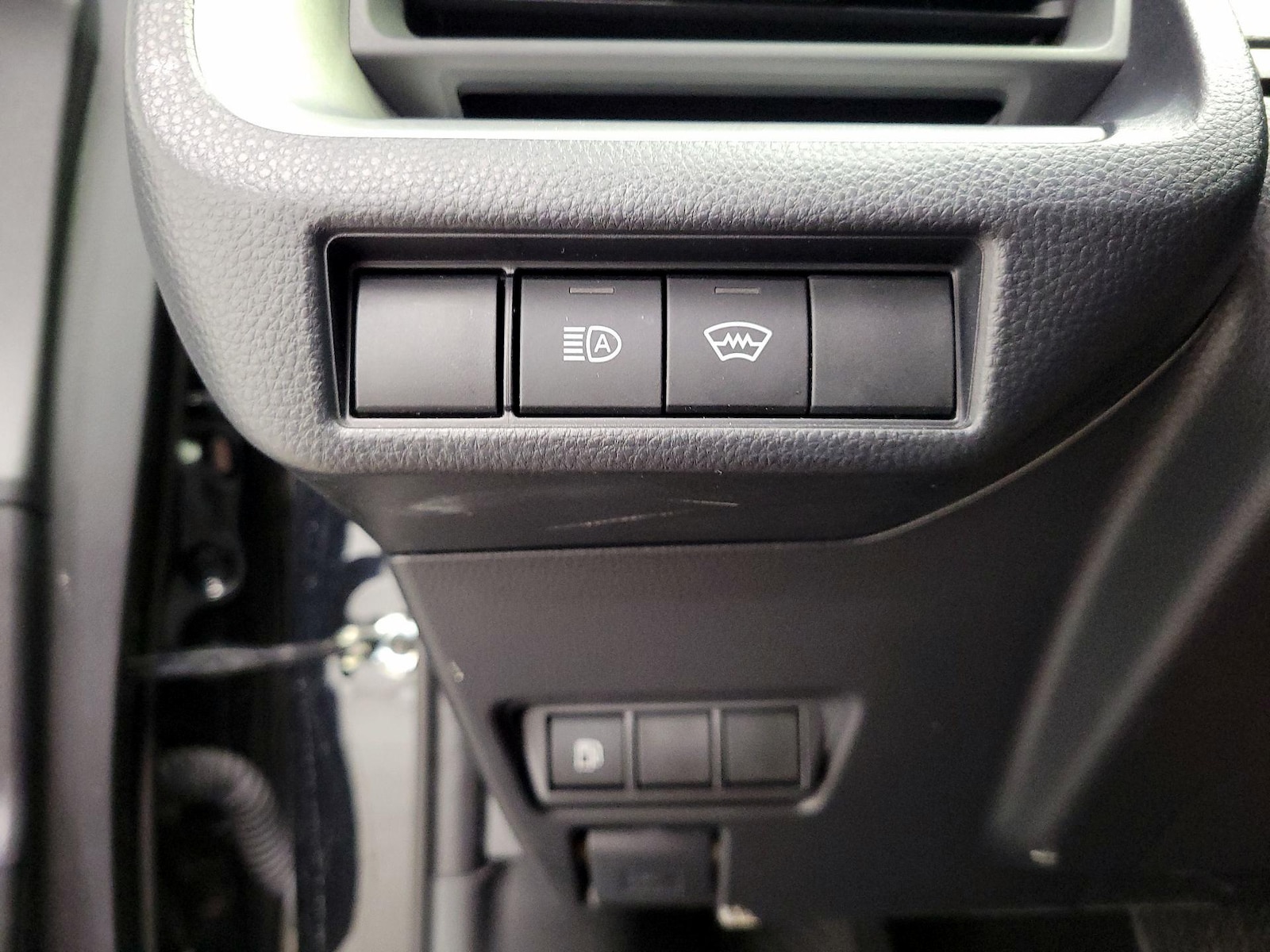 2026 Toyota Prius LE - Photo 14