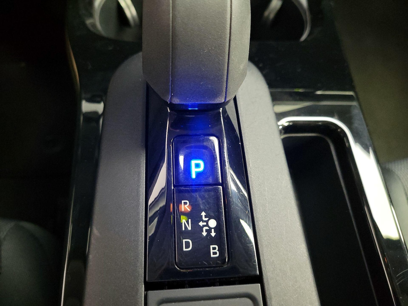 2026 Toyota Prius LE - Photo 19