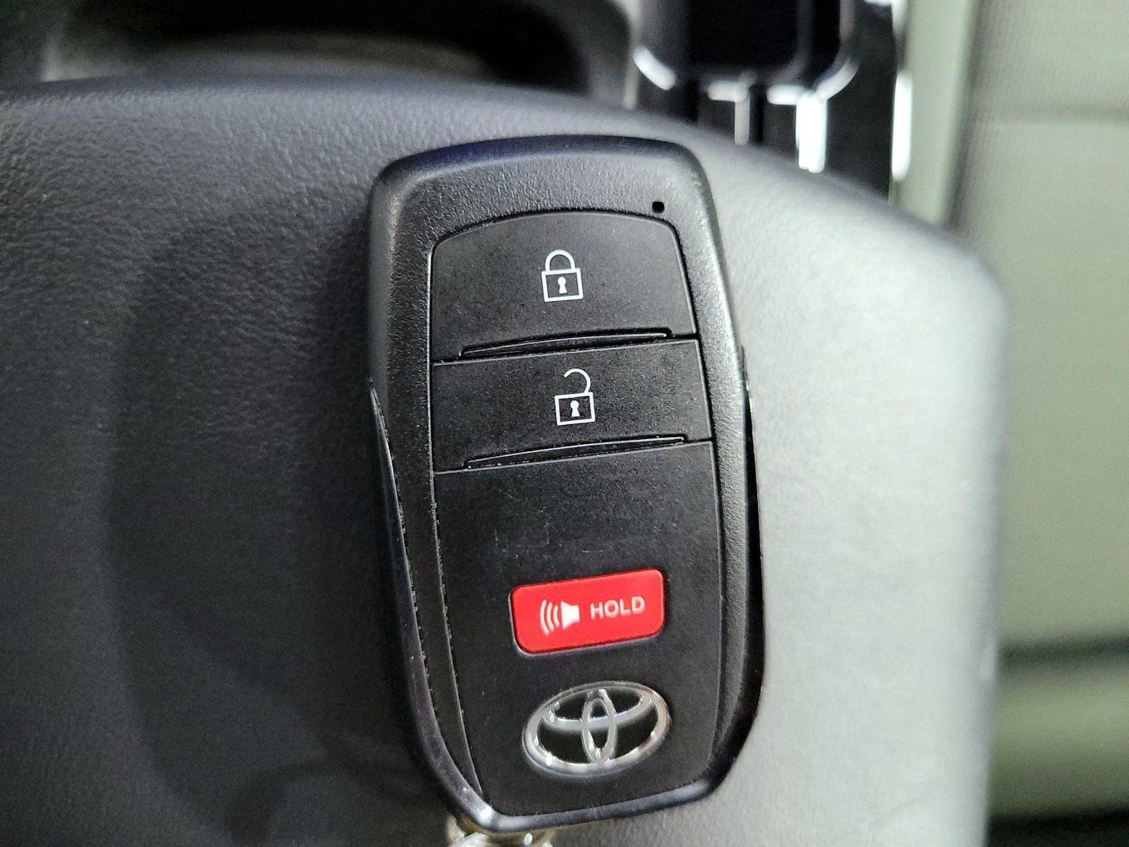 2026 Toyota Prius LE - Photo 24