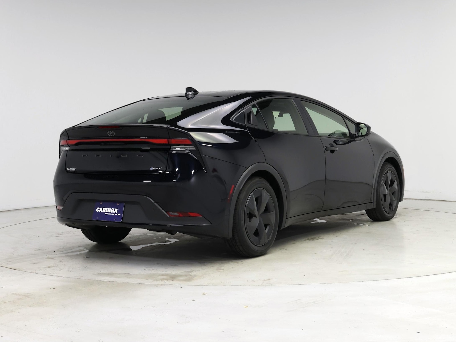 2026 Toyota Prius LE - Photo 9