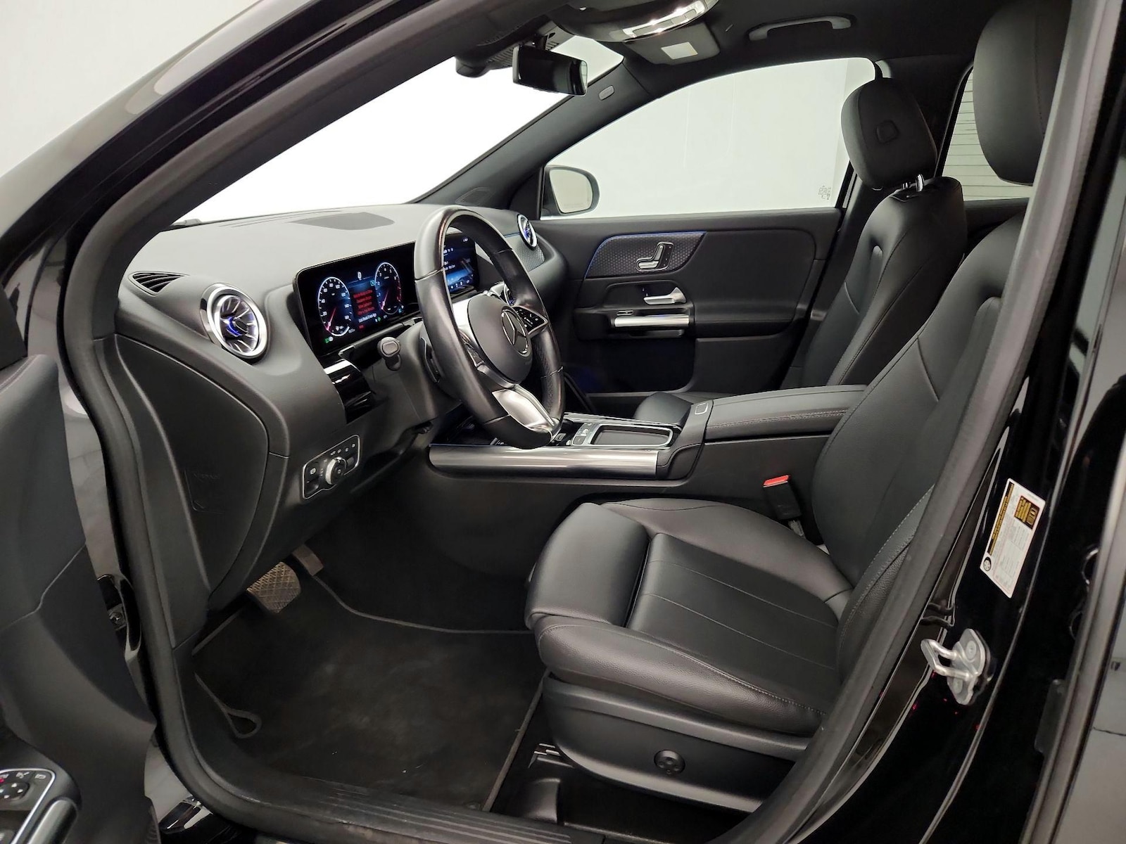 Side Airbags & Leatherette Seats