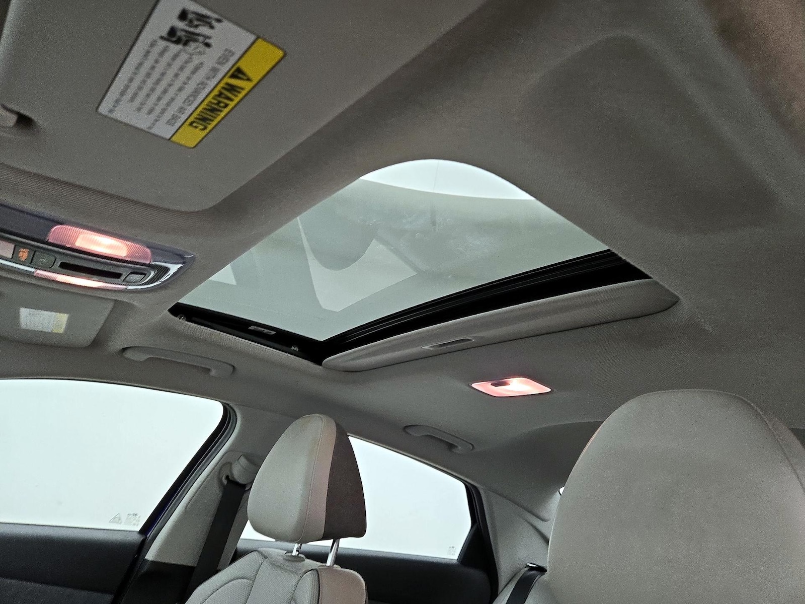 Sunroof(s) & Overhead Airbags