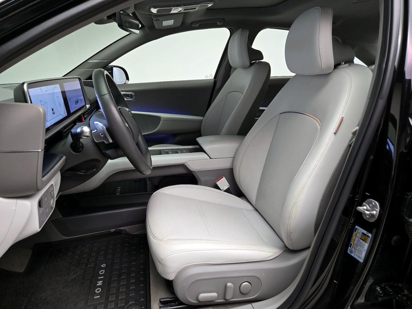 2025 Hyundai IONIQ 6 Limited - Photo 12