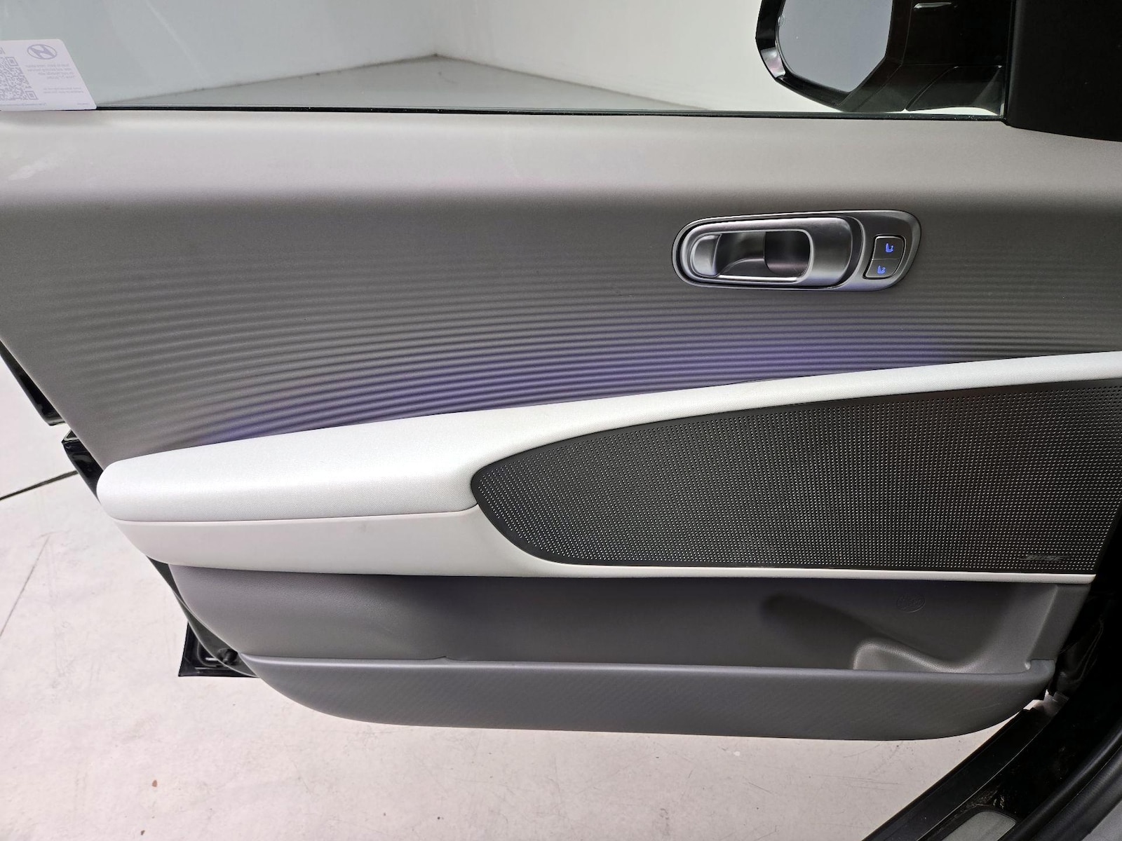 2025 Hyundai IONIQ 6 Limited - Photo 13