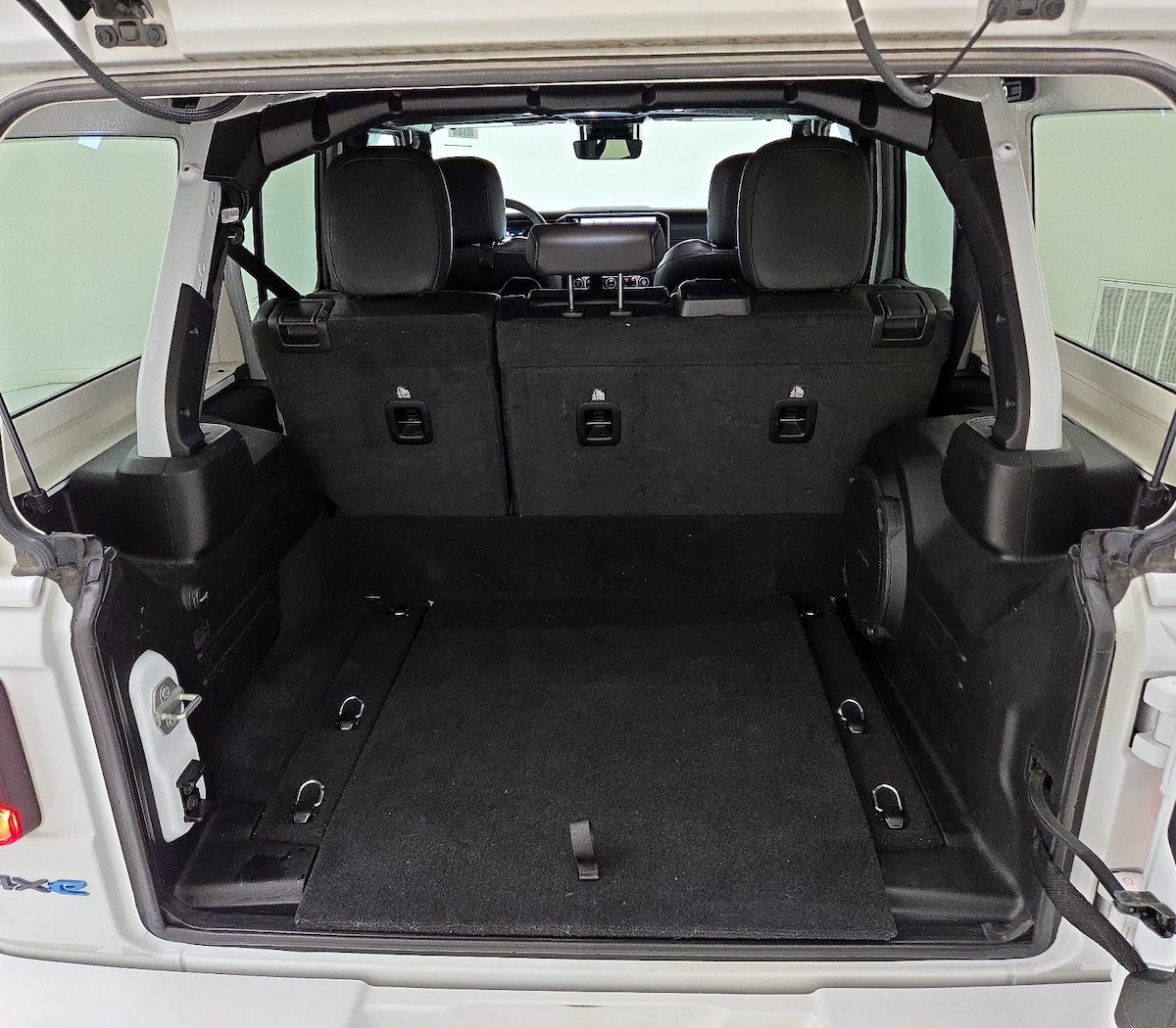 Trunk/Cargo (Seats Up)