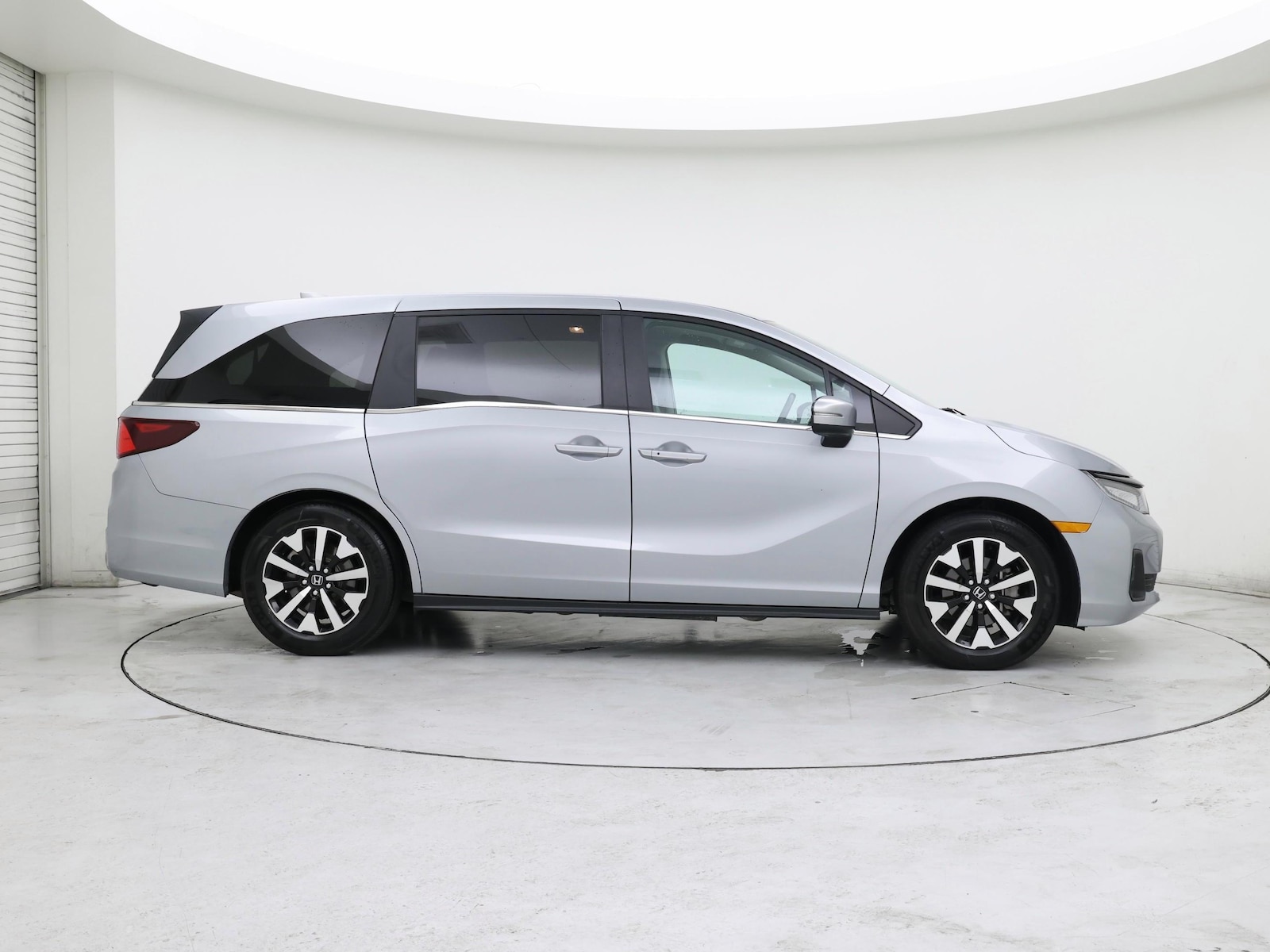 2025 Honda Odyssey EX-L - Photo 8