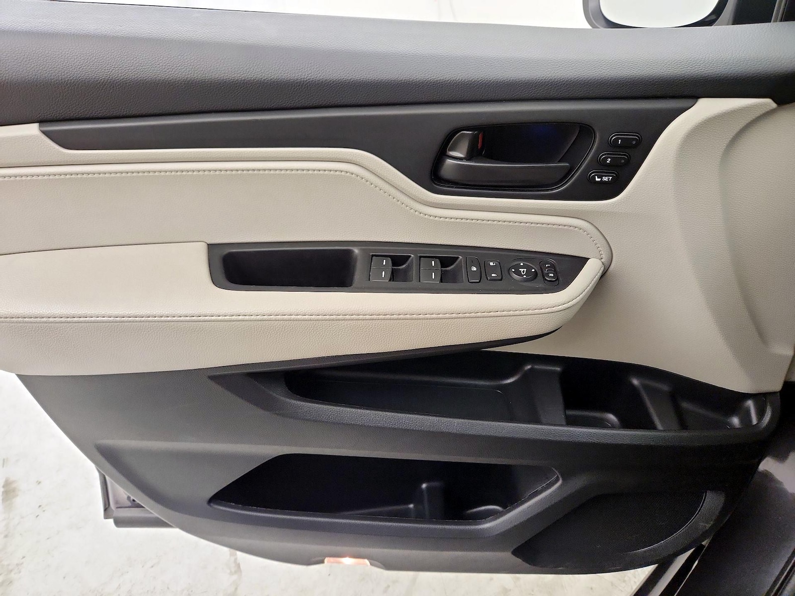 2025 Honda Odyssey EX-L - Photo 13