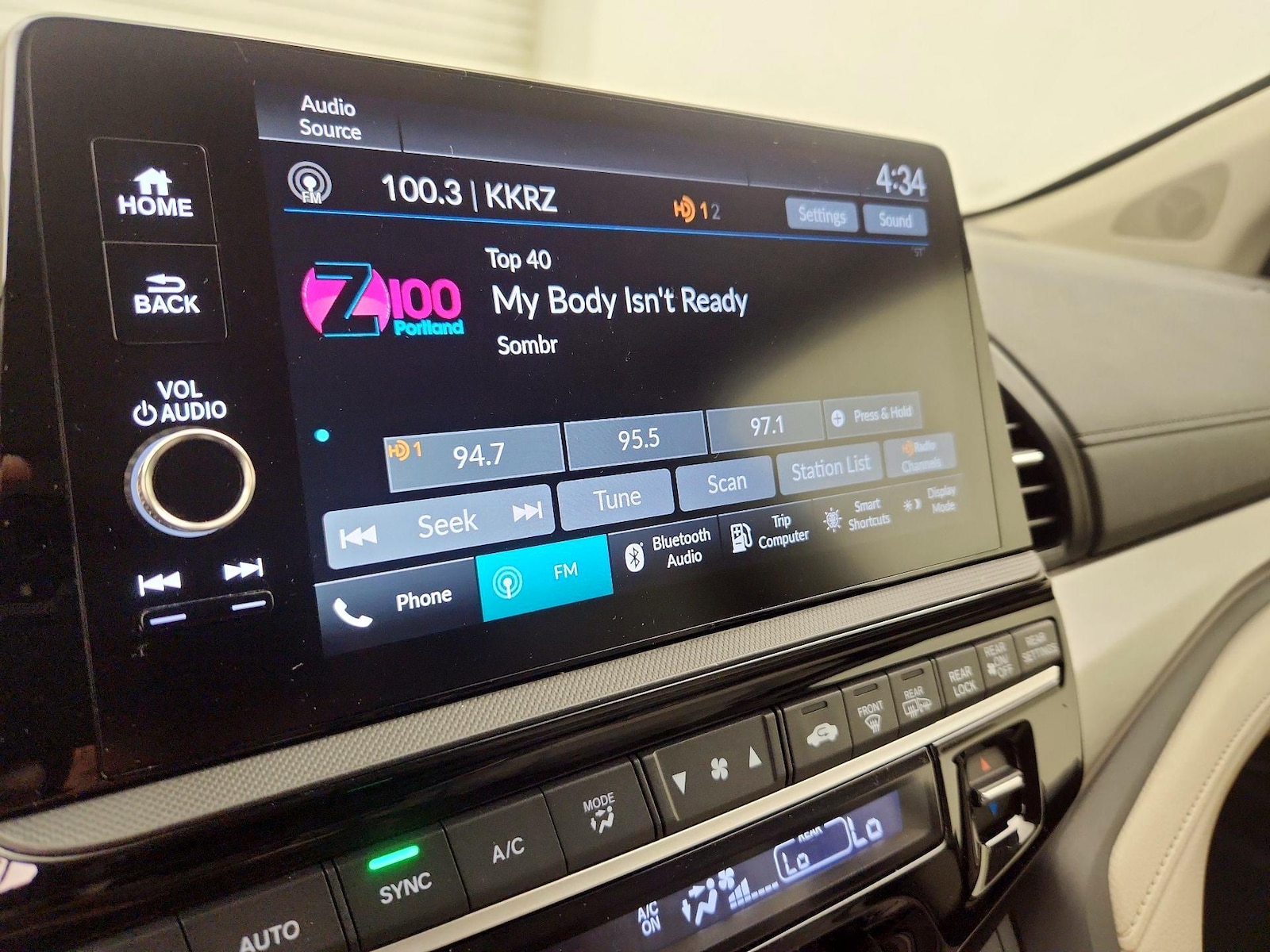 2025 Honda Odyssey EX-L - Photo 17