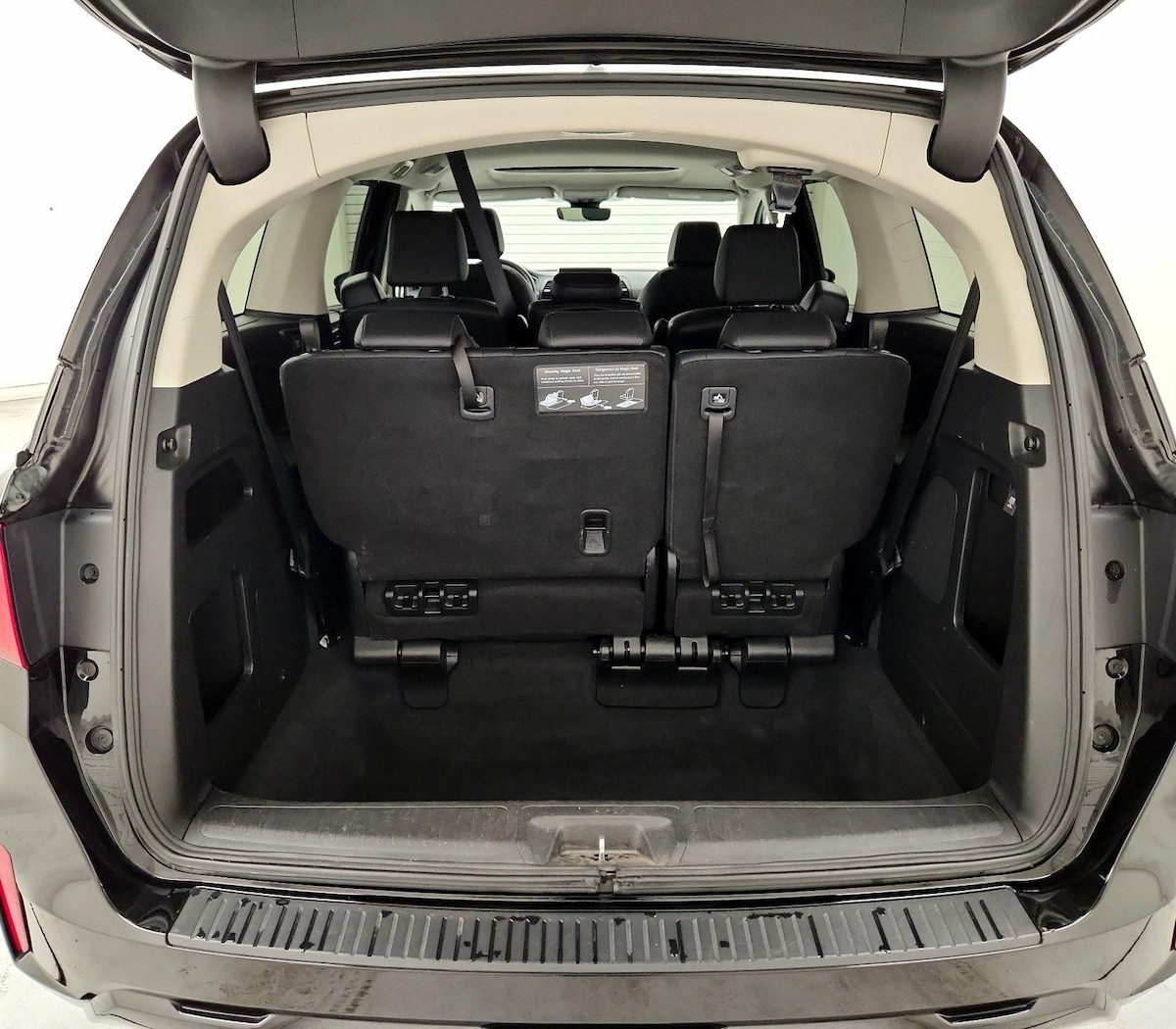 Trunk/Cargo (Seats Up)