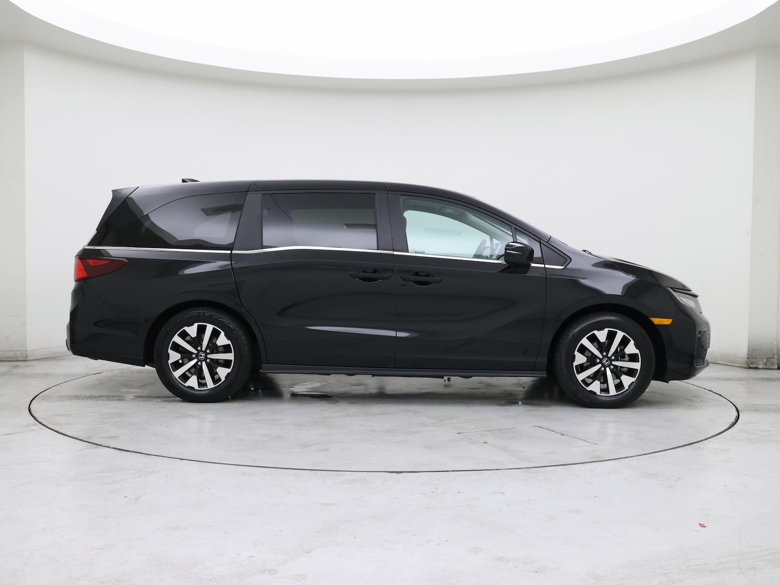 2025 Honda Odyssey EX-L - Photo 8