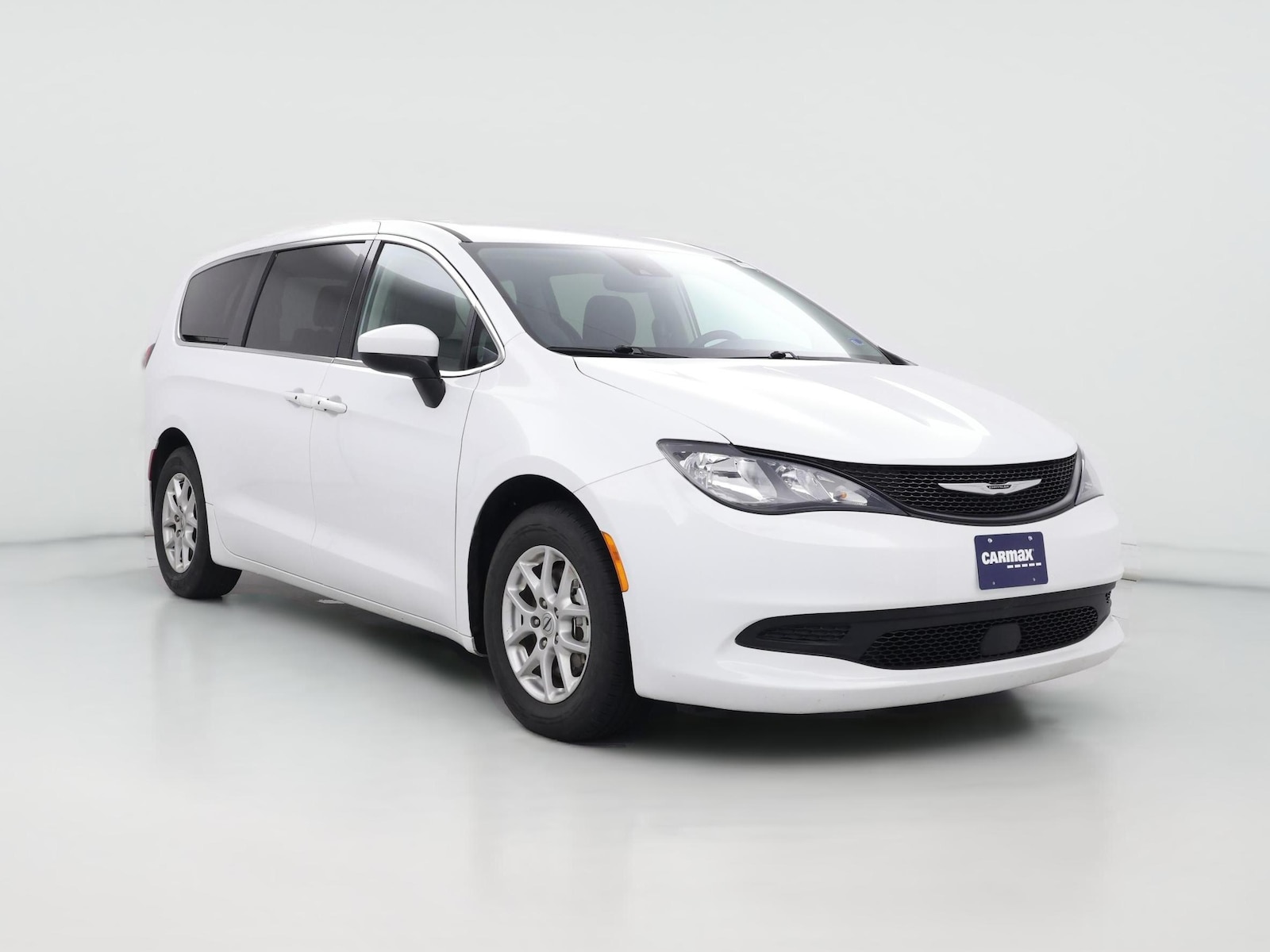 2023 Chrysler Voyager