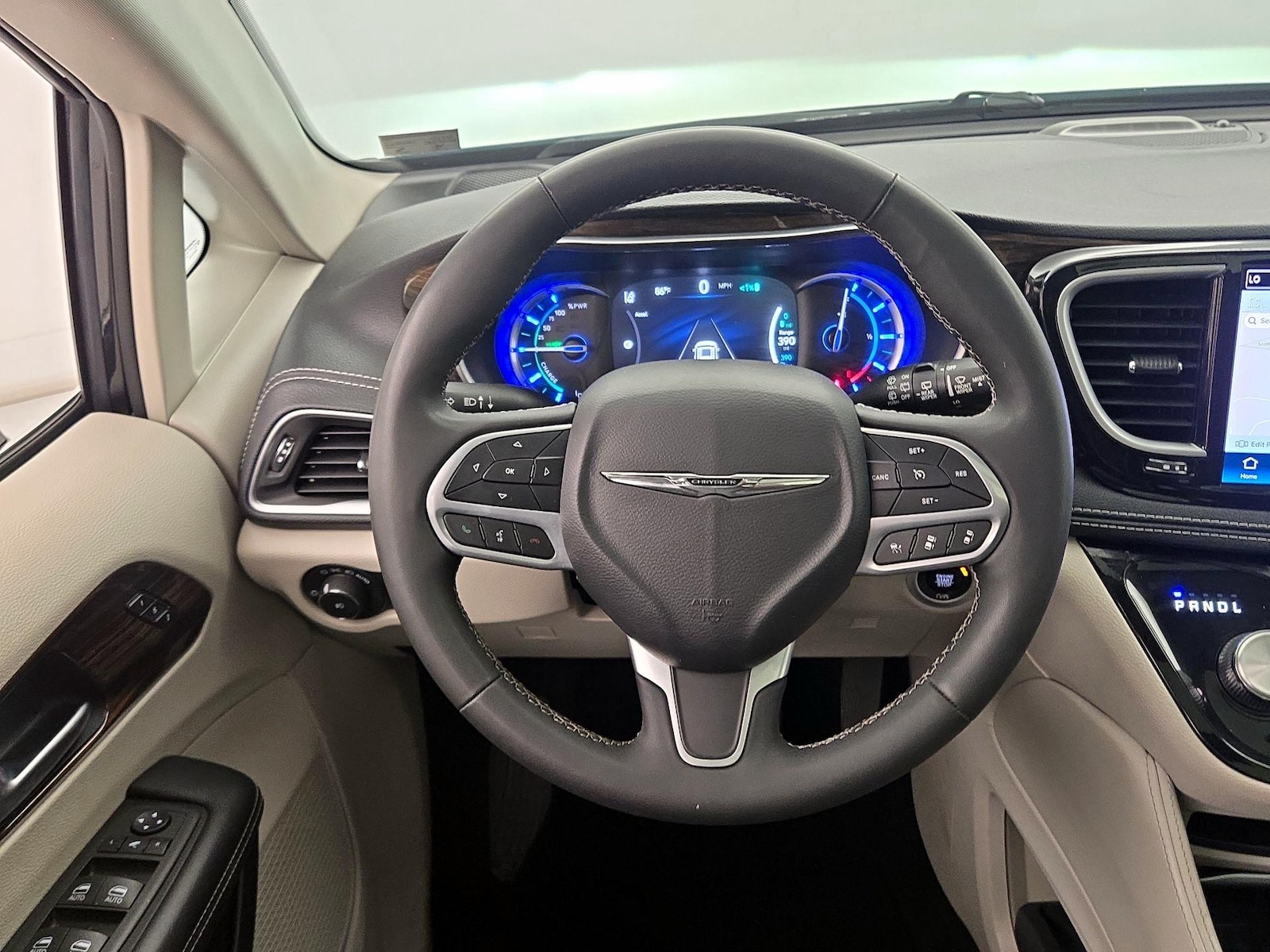 2023 Chrysler Pacifica Hybrid Limited - Photo 11