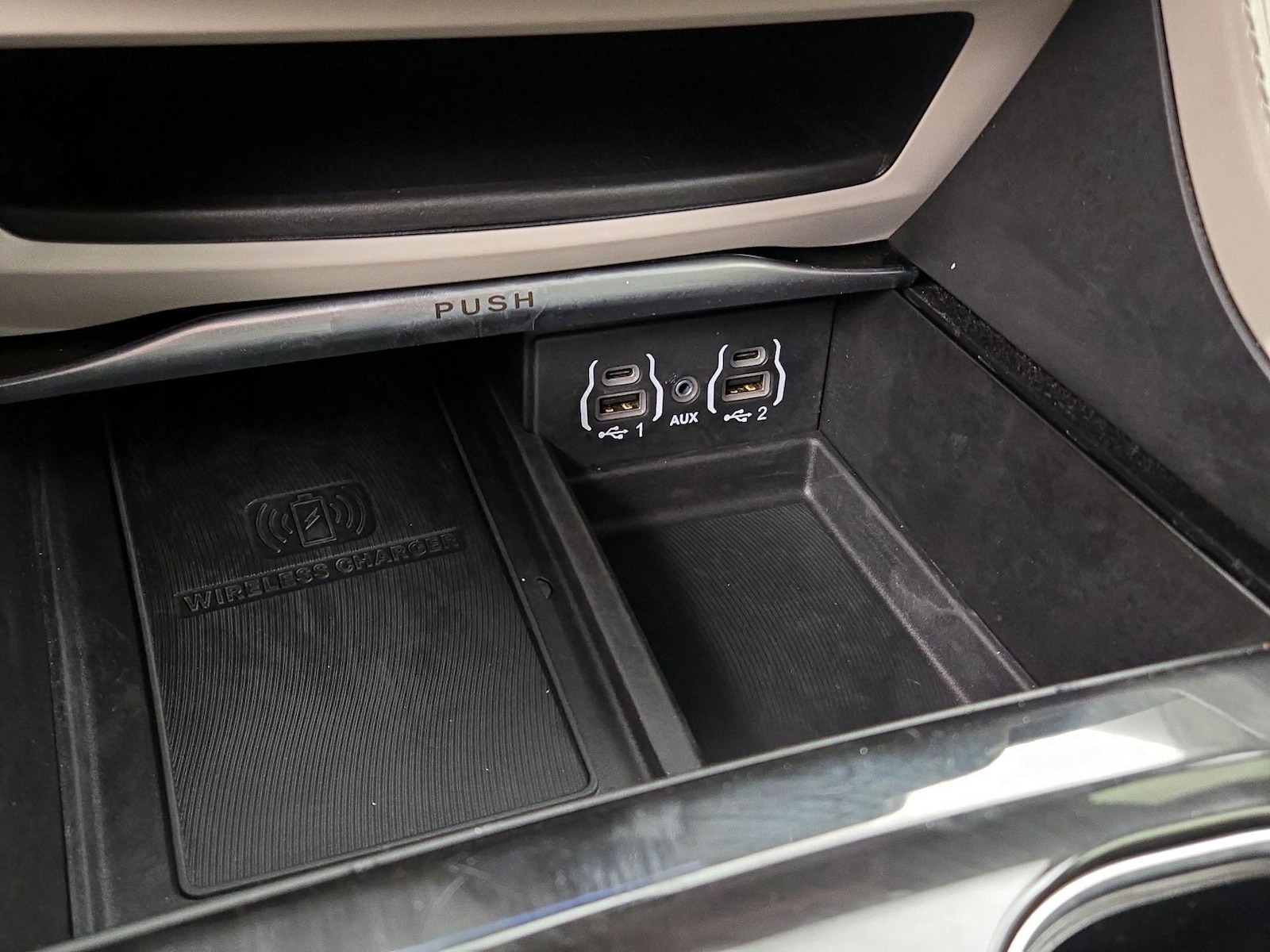 2023 Chrysler Pacifica Hybrid Limited - Photo 20
