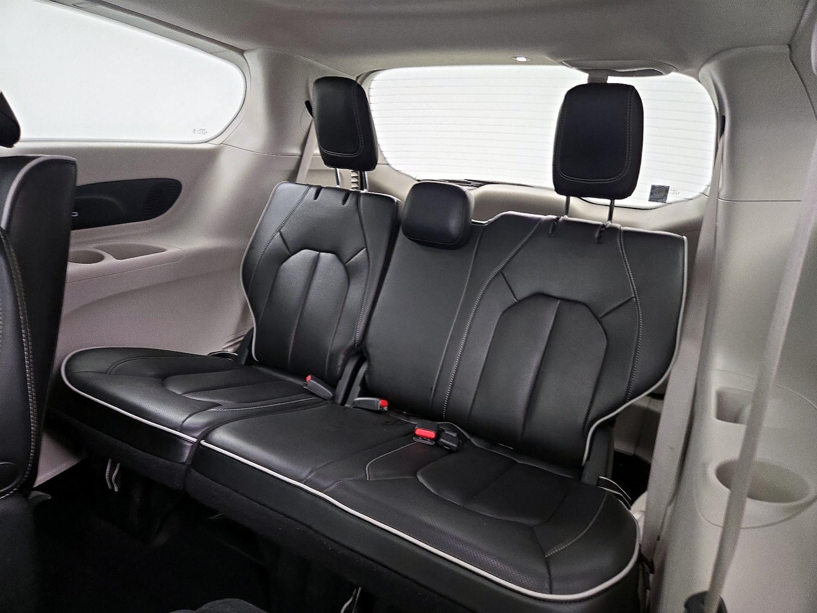 2023 Chrysler Pacifica Hybrid Limited - Photo 23