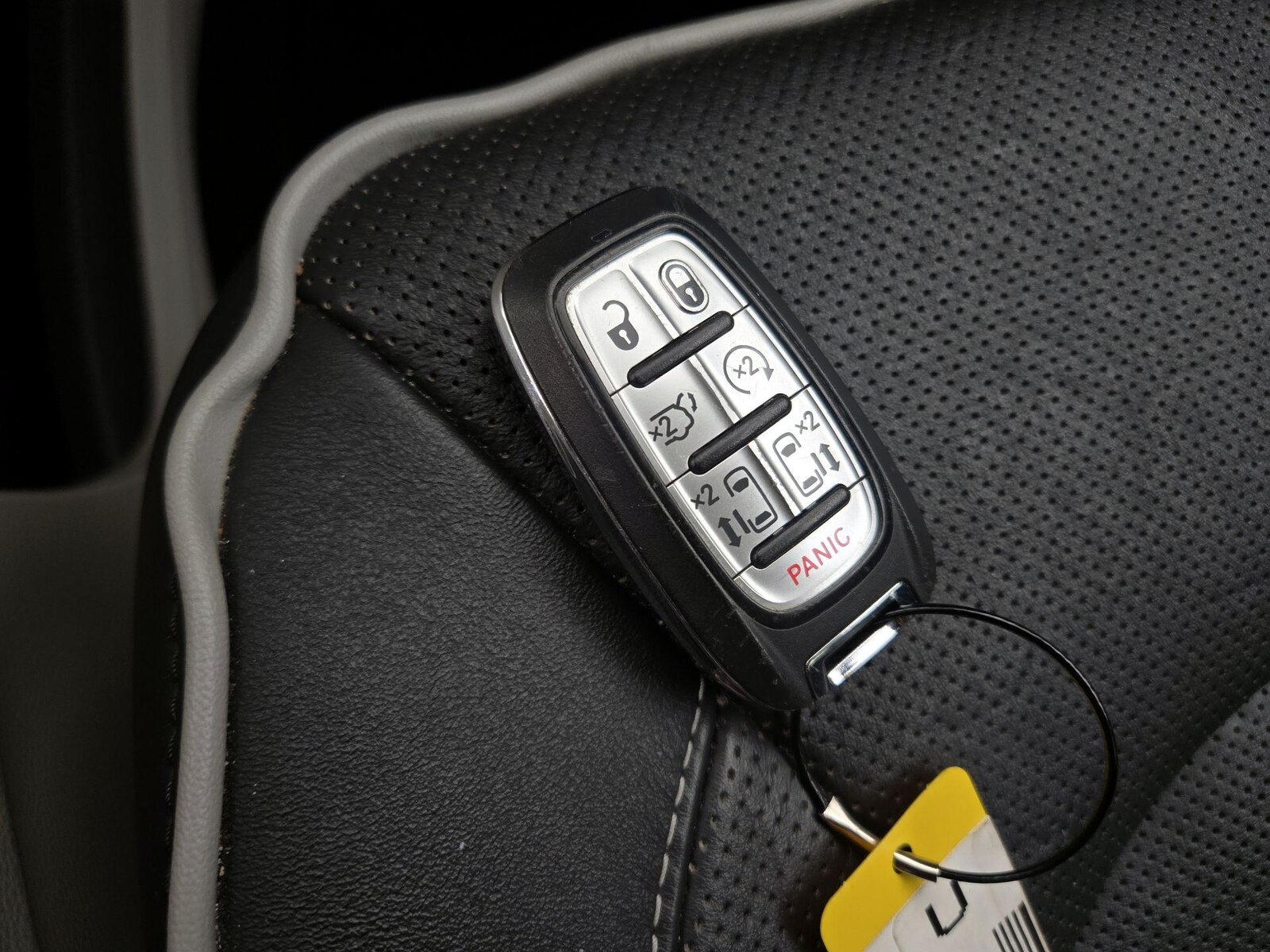 2023 Chrysler Pacifica Hybrid Limited - Photo 27