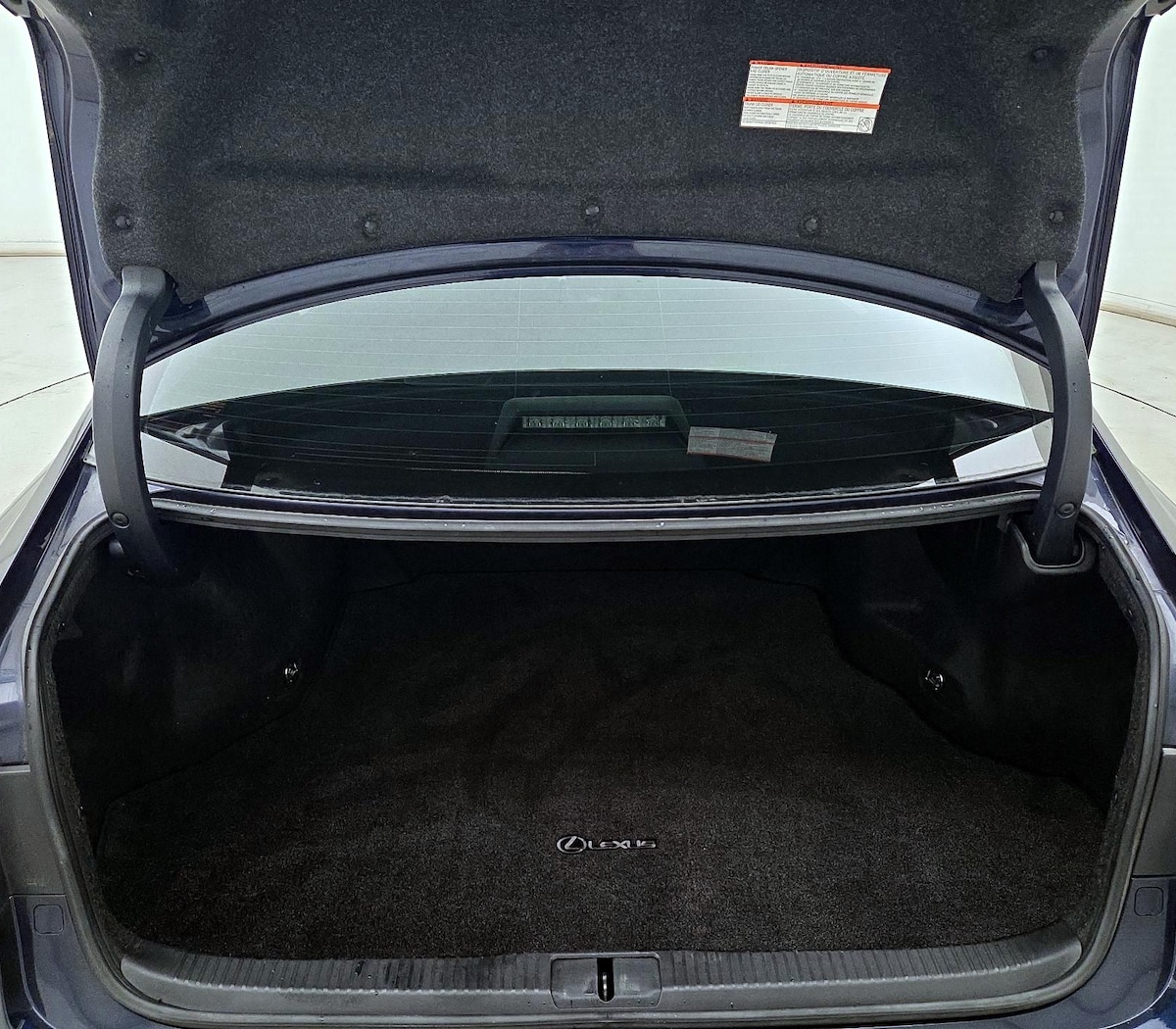 Trunk/Cargo (Seats Up)