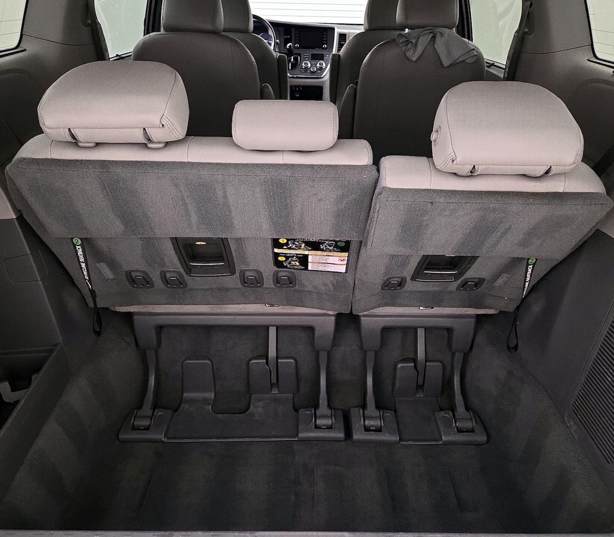 Trunk/Cargo (Seats Up)