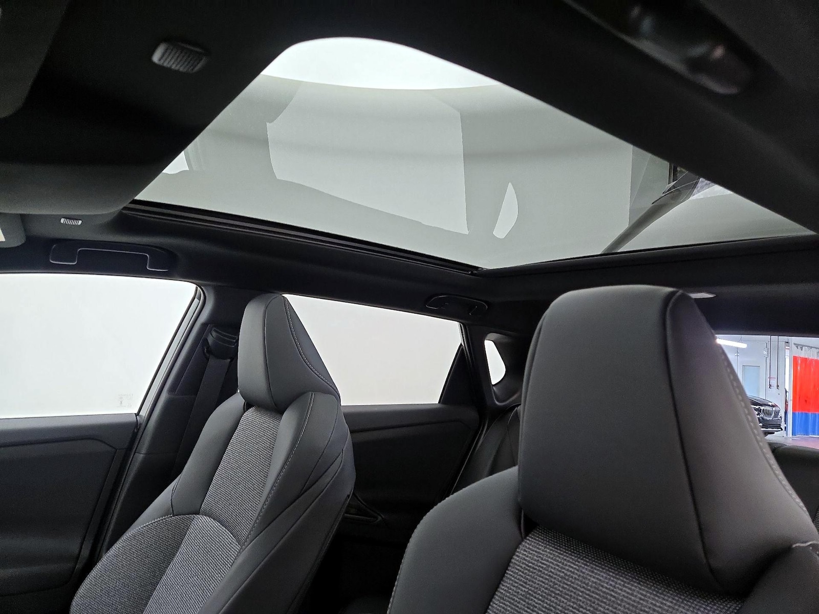 Skylight(s) & Overhead Airbags