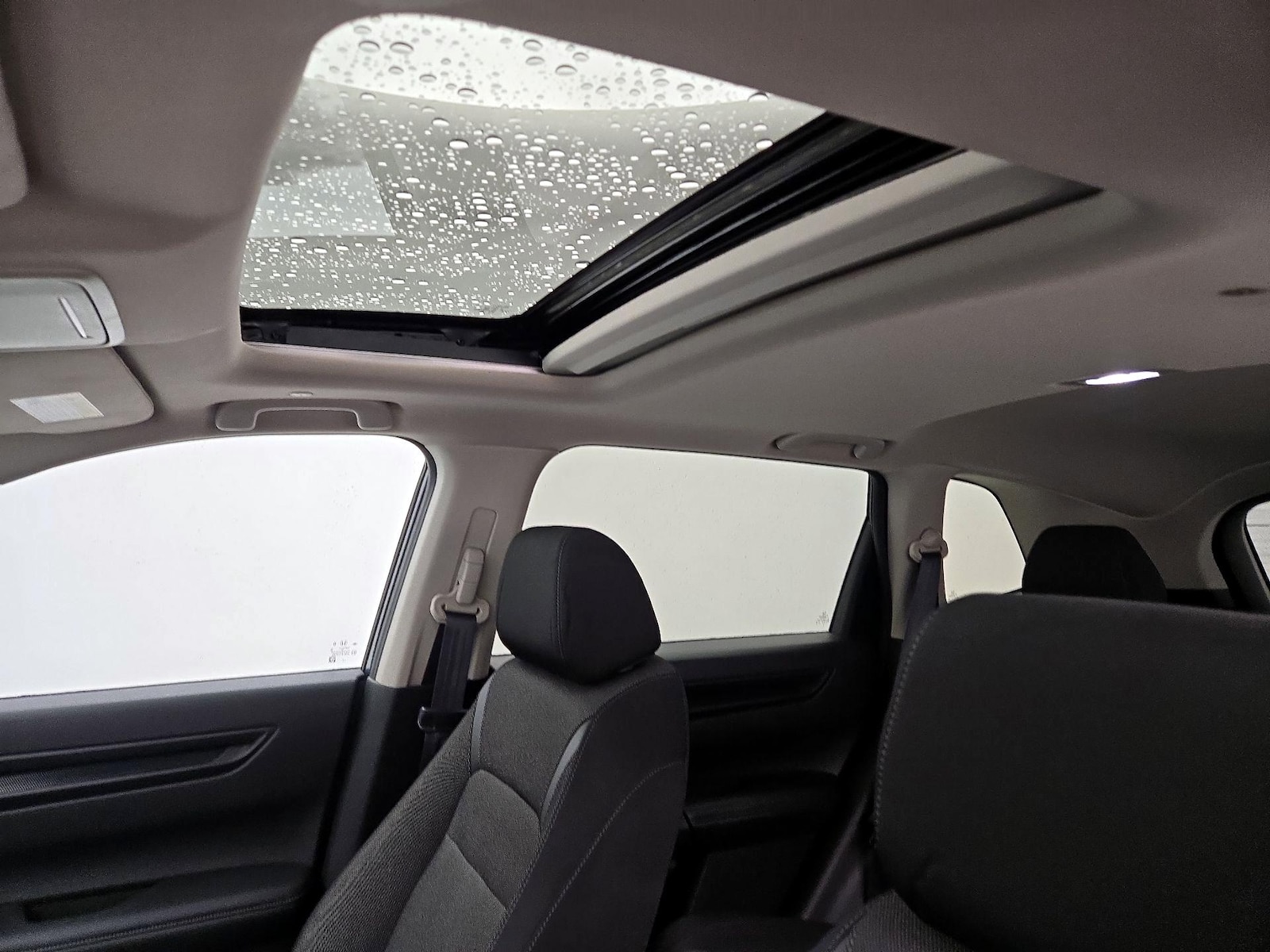 Sunroof(s) & Overhead Airbags