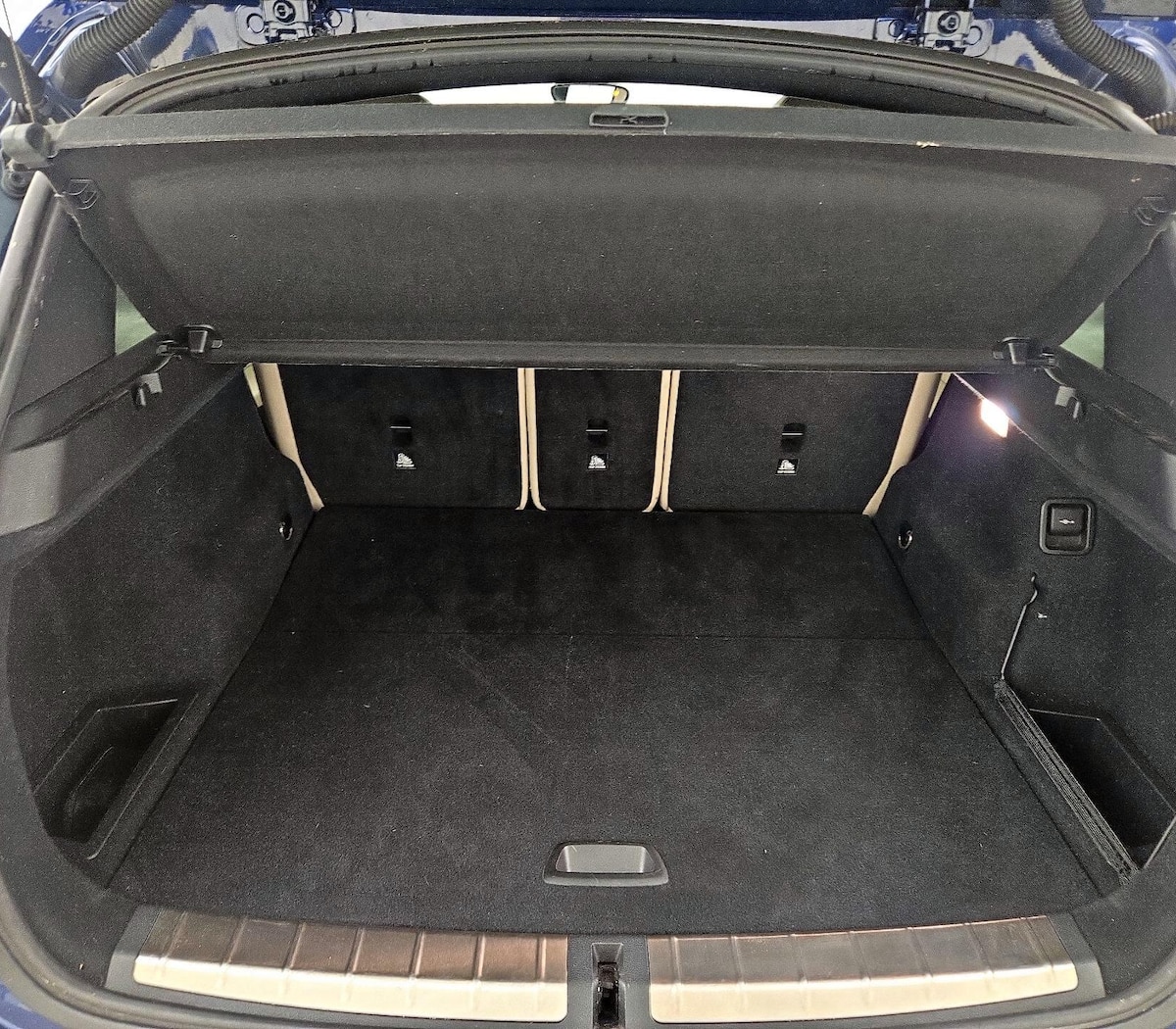 Trunk/Cargo (Seats Up)