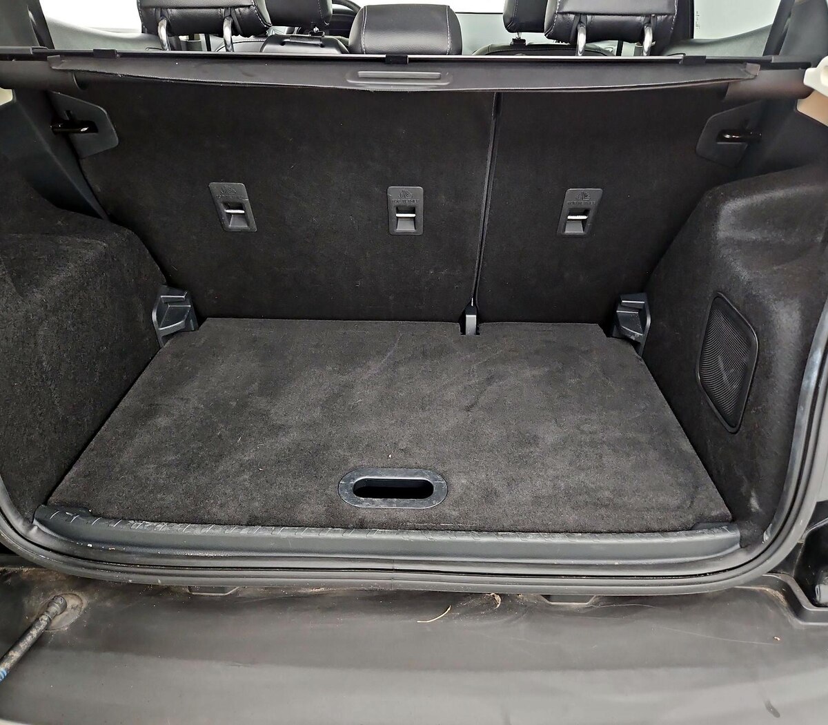 Trunk/Cargo (Seats Up)