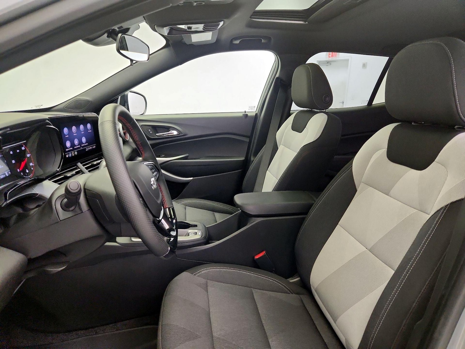2025 Chevrolet Trax RS - Photo 12