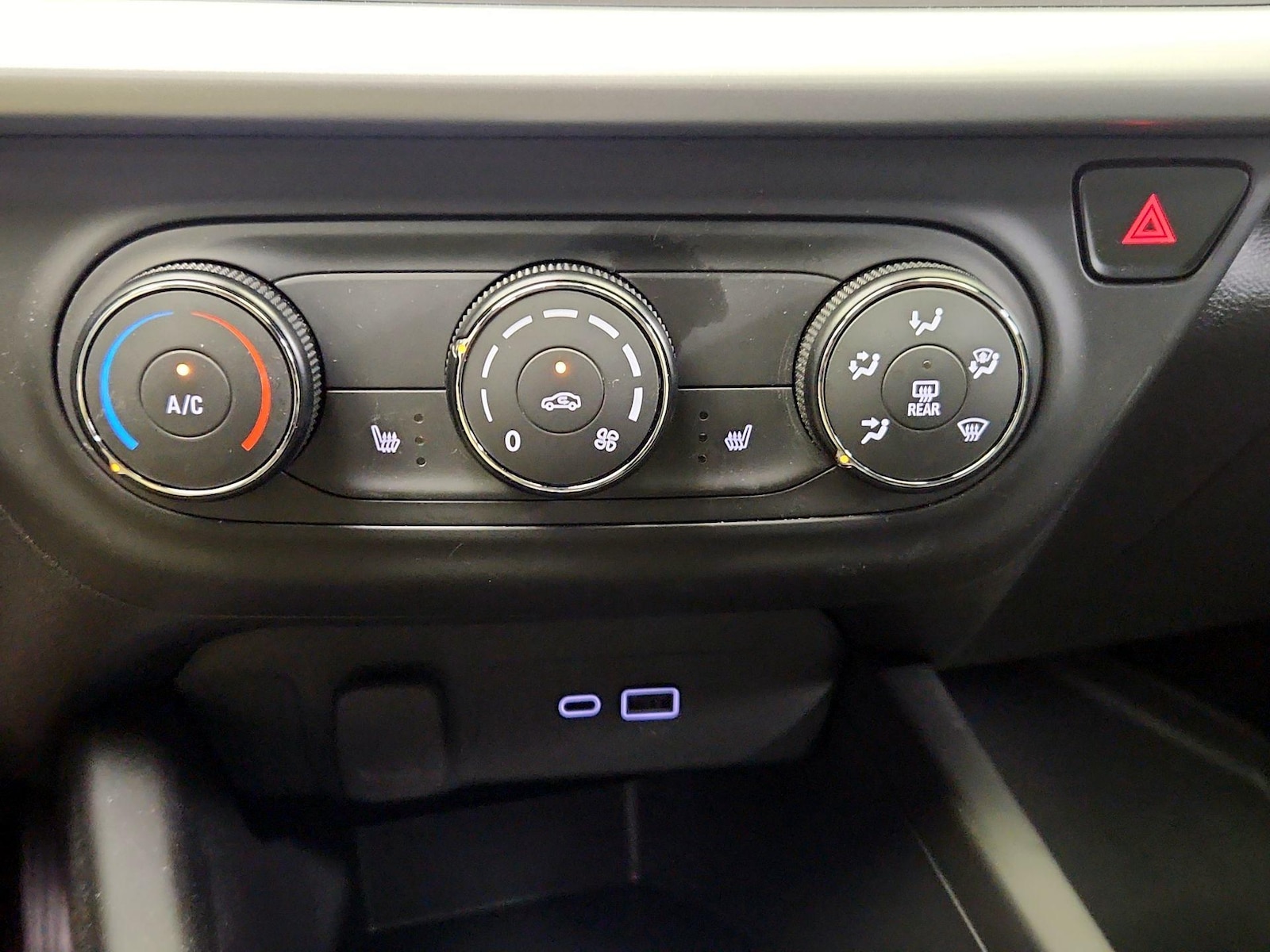 2025 Chevrolet Trax RS - Photo 17