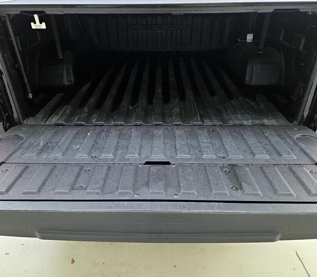 Trunk/Cargo (Seats Up)