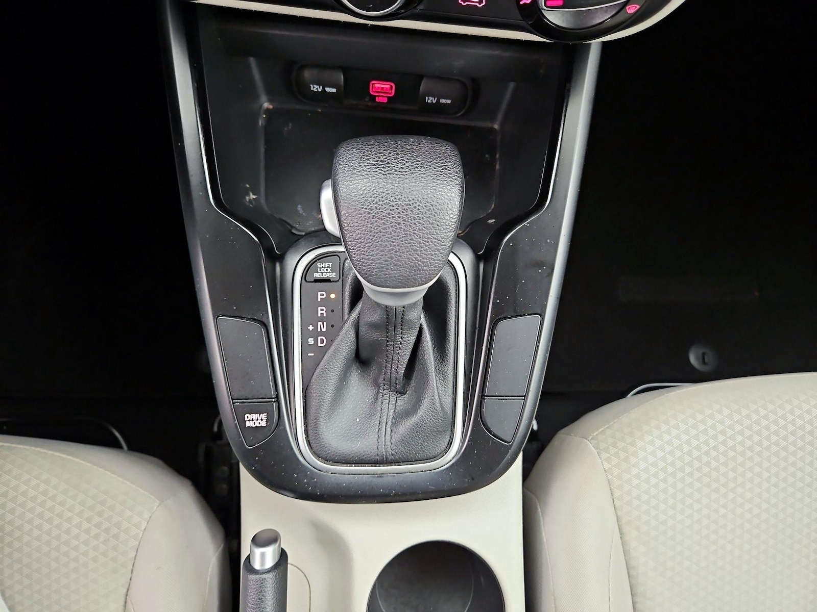 2021 Kia Soul LX - Photo 18