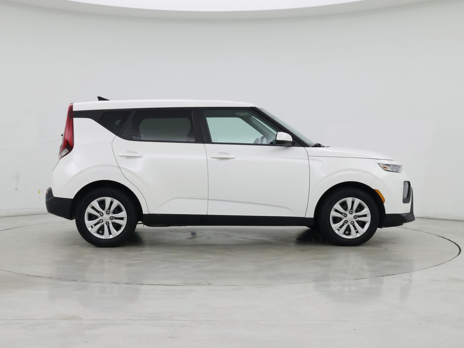 2021 Kia Soul LX - Photo 8