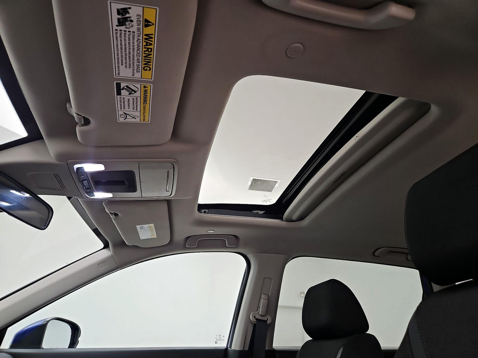 Sunroof(s) & Overhead Airbags