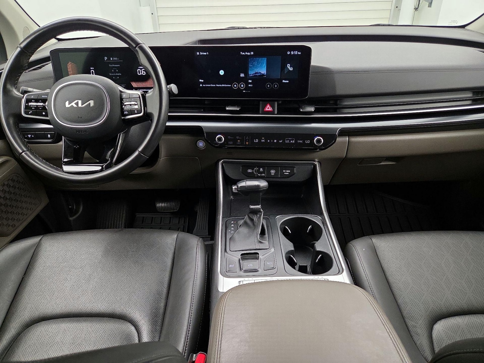 2025 Kia Carnival LXS - Photo 10