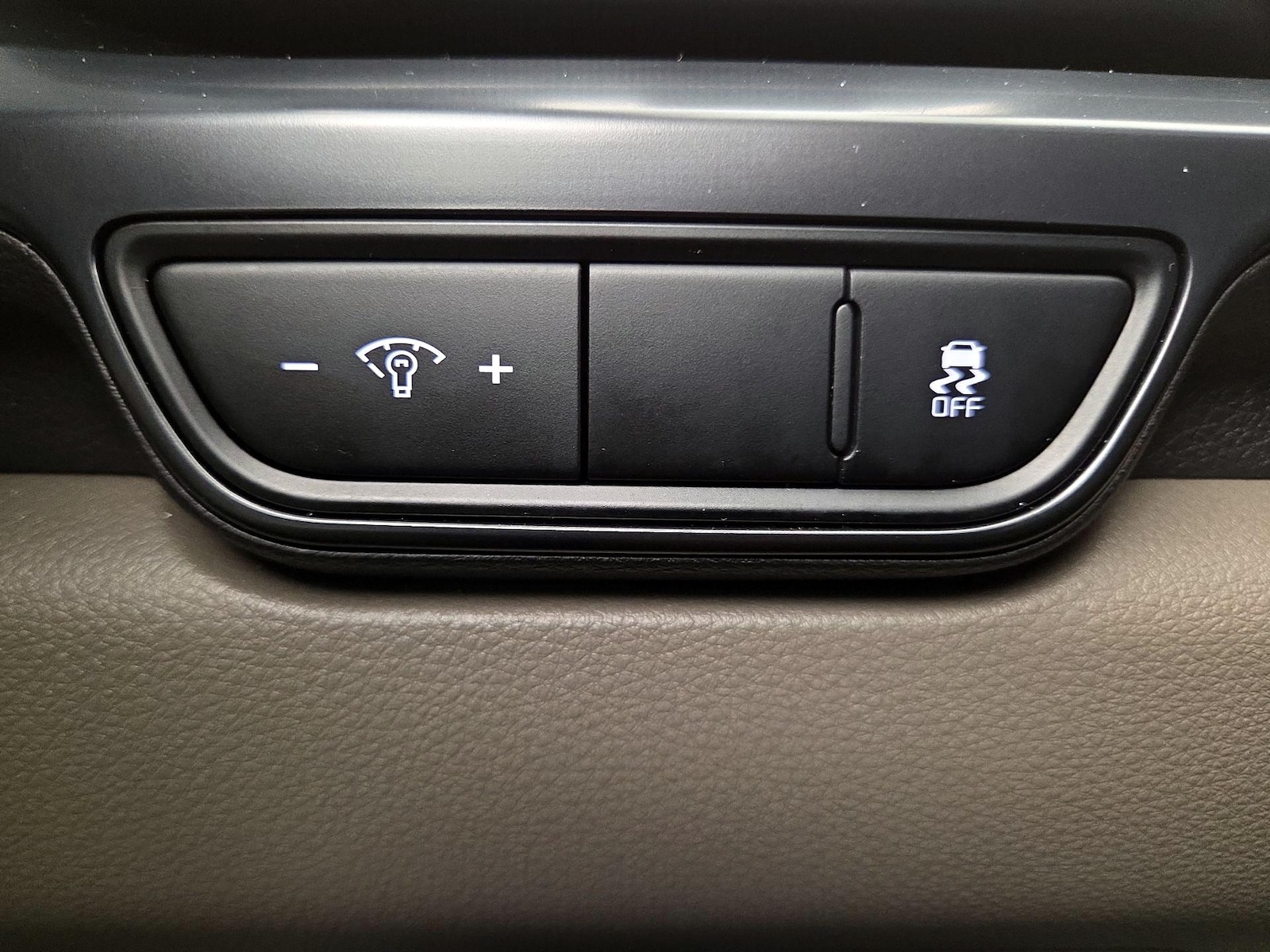 2025 Kia Carnival LXS - Photo 14